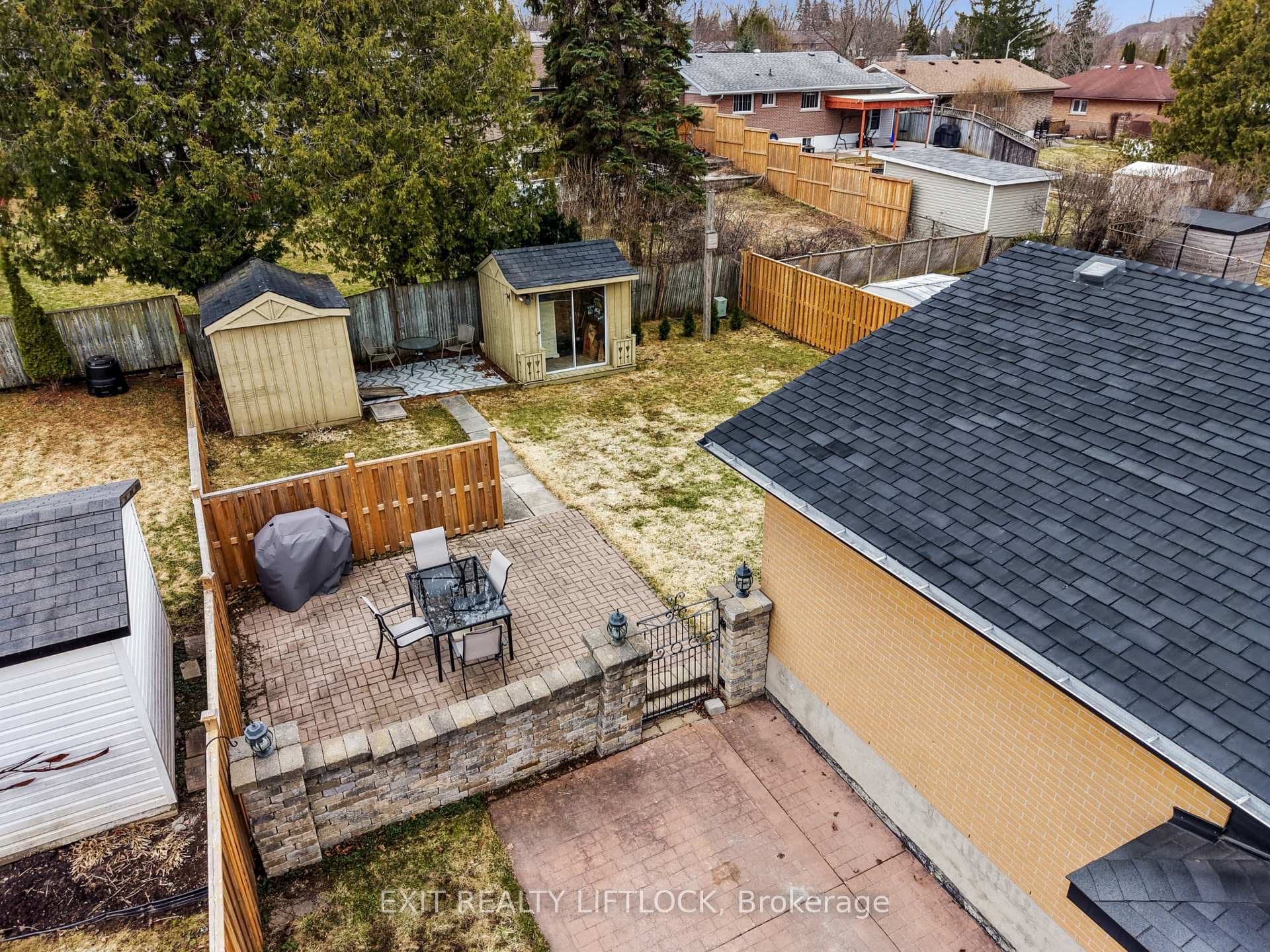 273 Maxwell Avenue photo 19