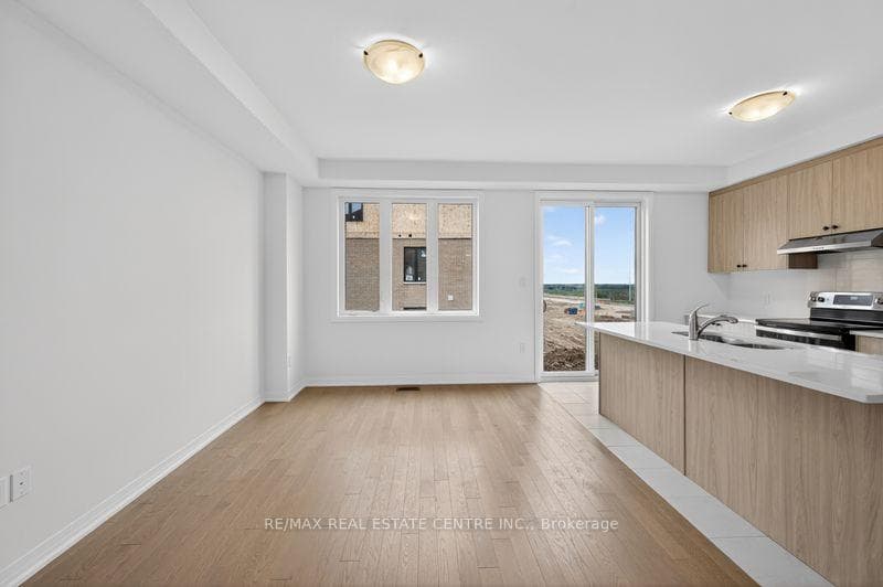 489 Jack Wilford Way photo 3