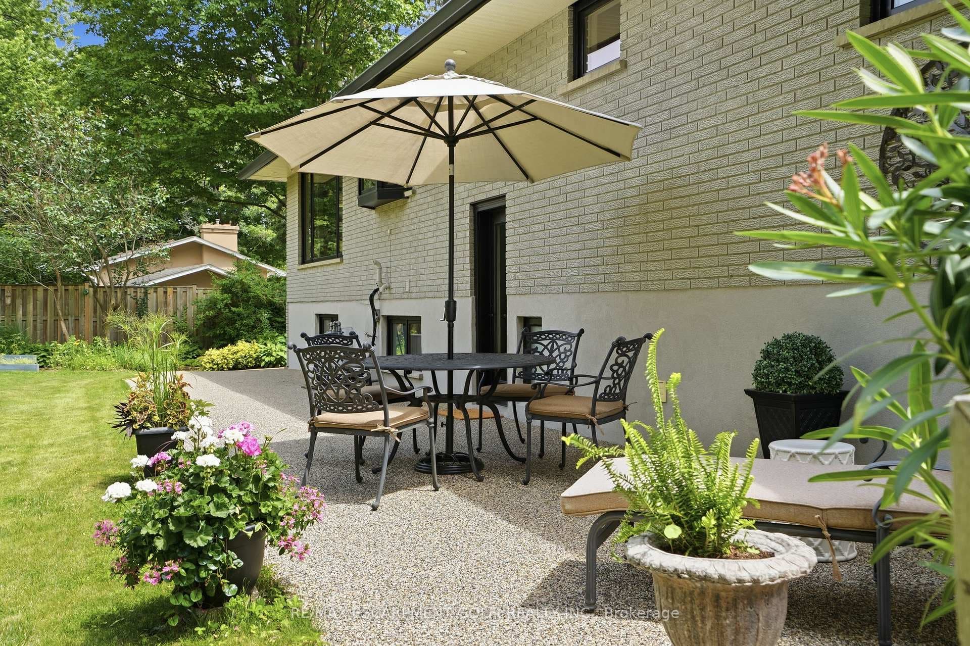 5 MAPLE Avenue photo 38