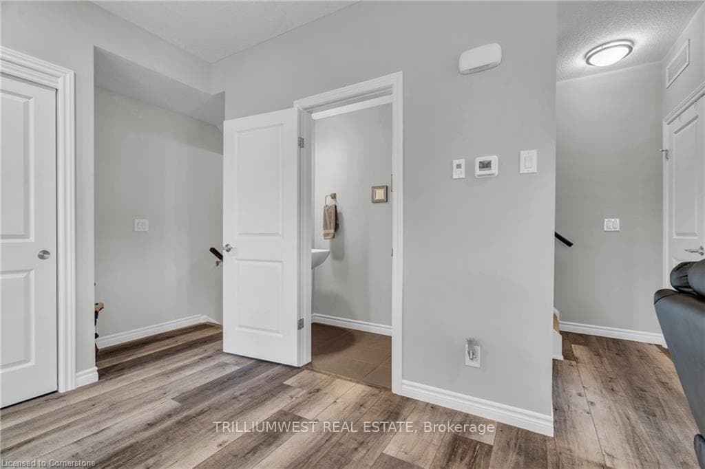 408 Guelph Avenue Unit 206 photo 18