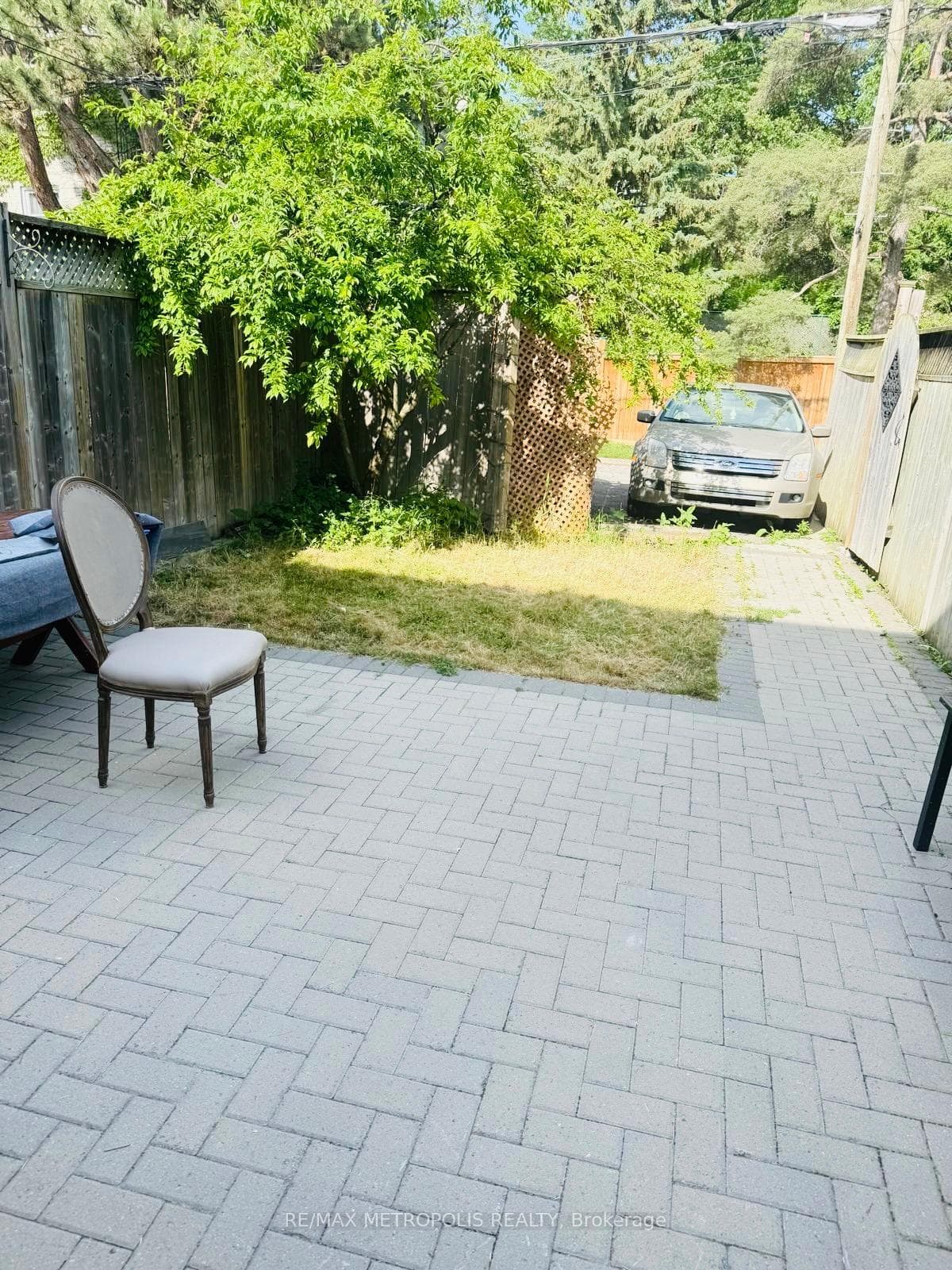 383 Coxwell Avenue Unit MAIN & UPPER photo 10