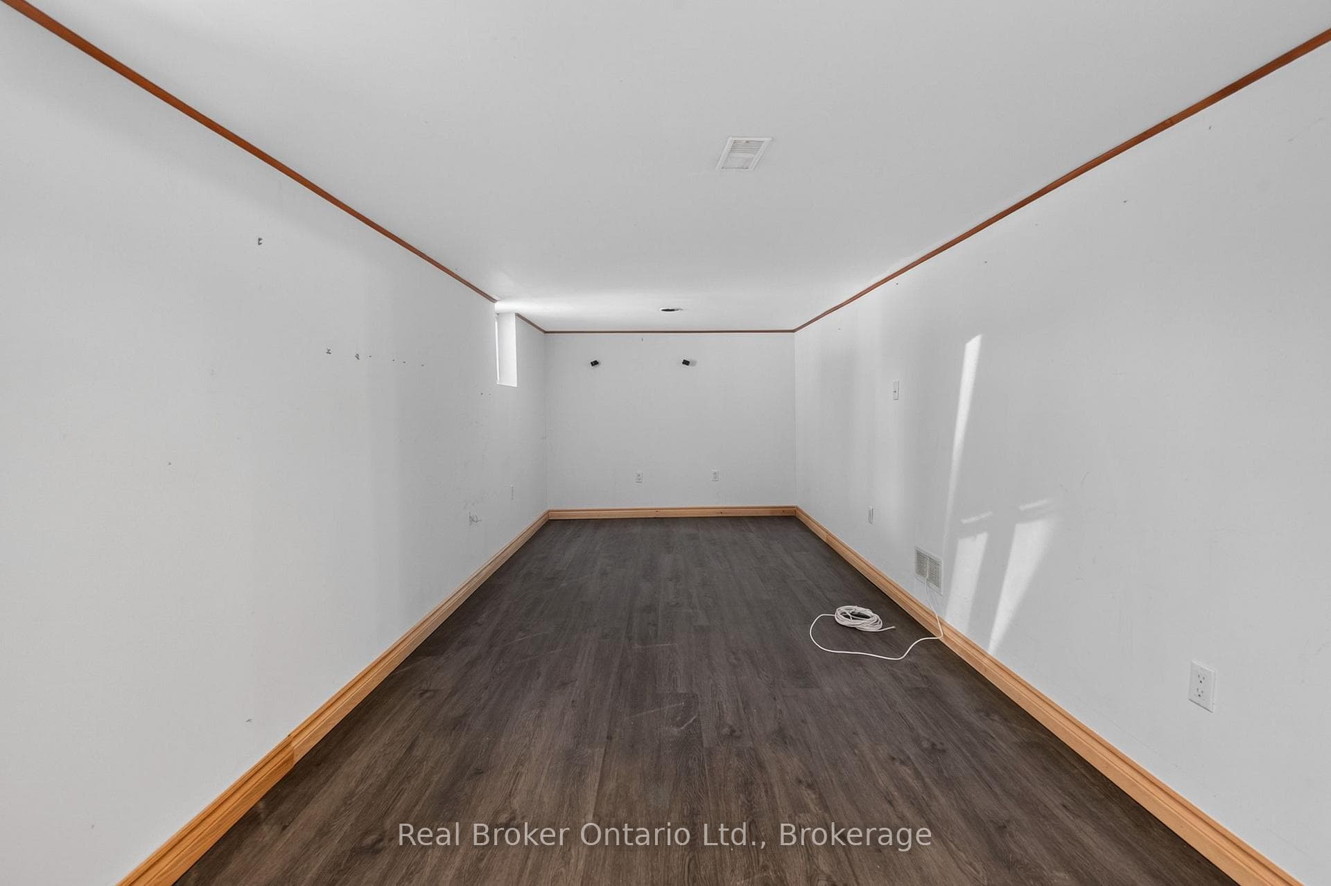 2 Herlan Avenue photo 30