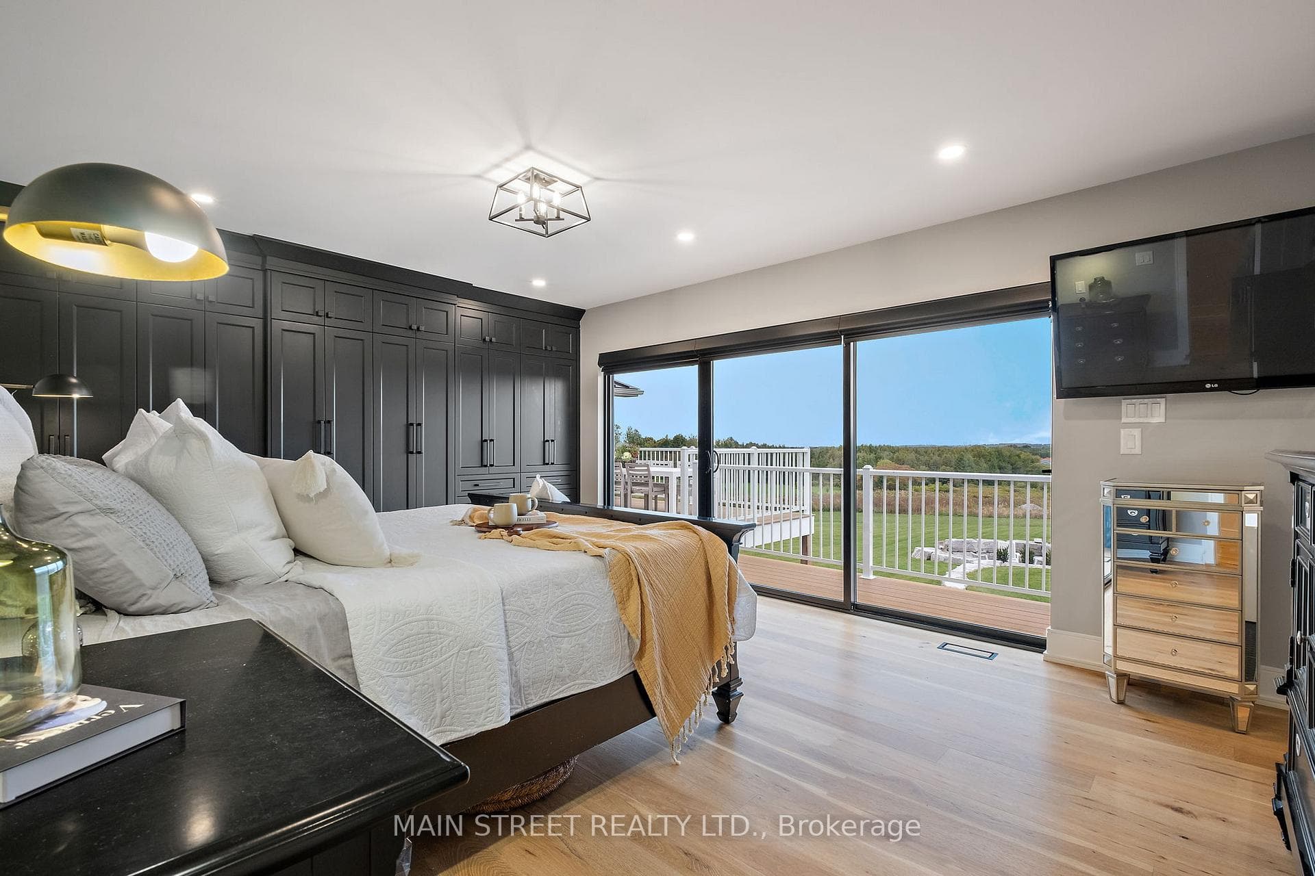 6346 Clemens Road photo 17