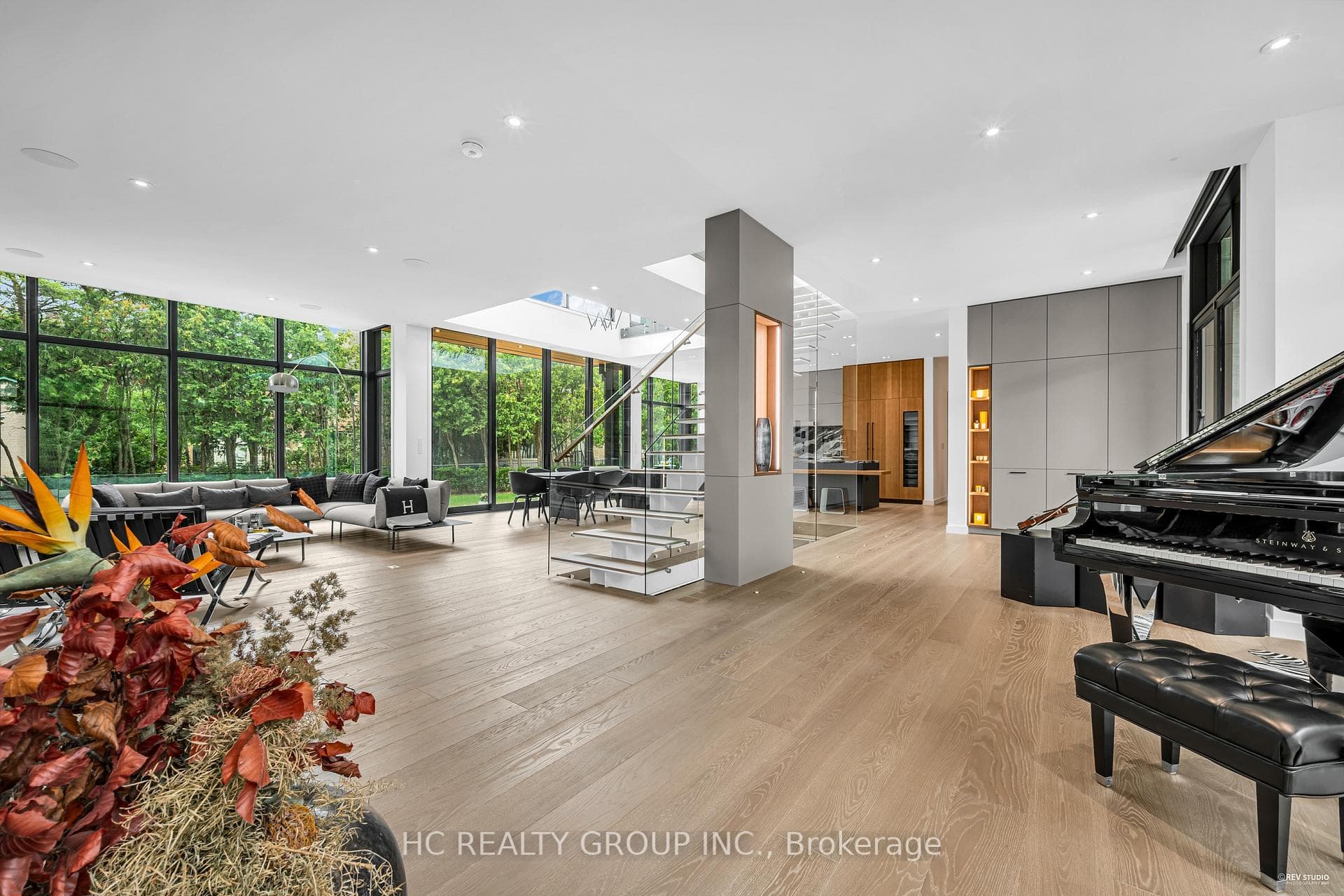 7 Whitelaw Court photo 14