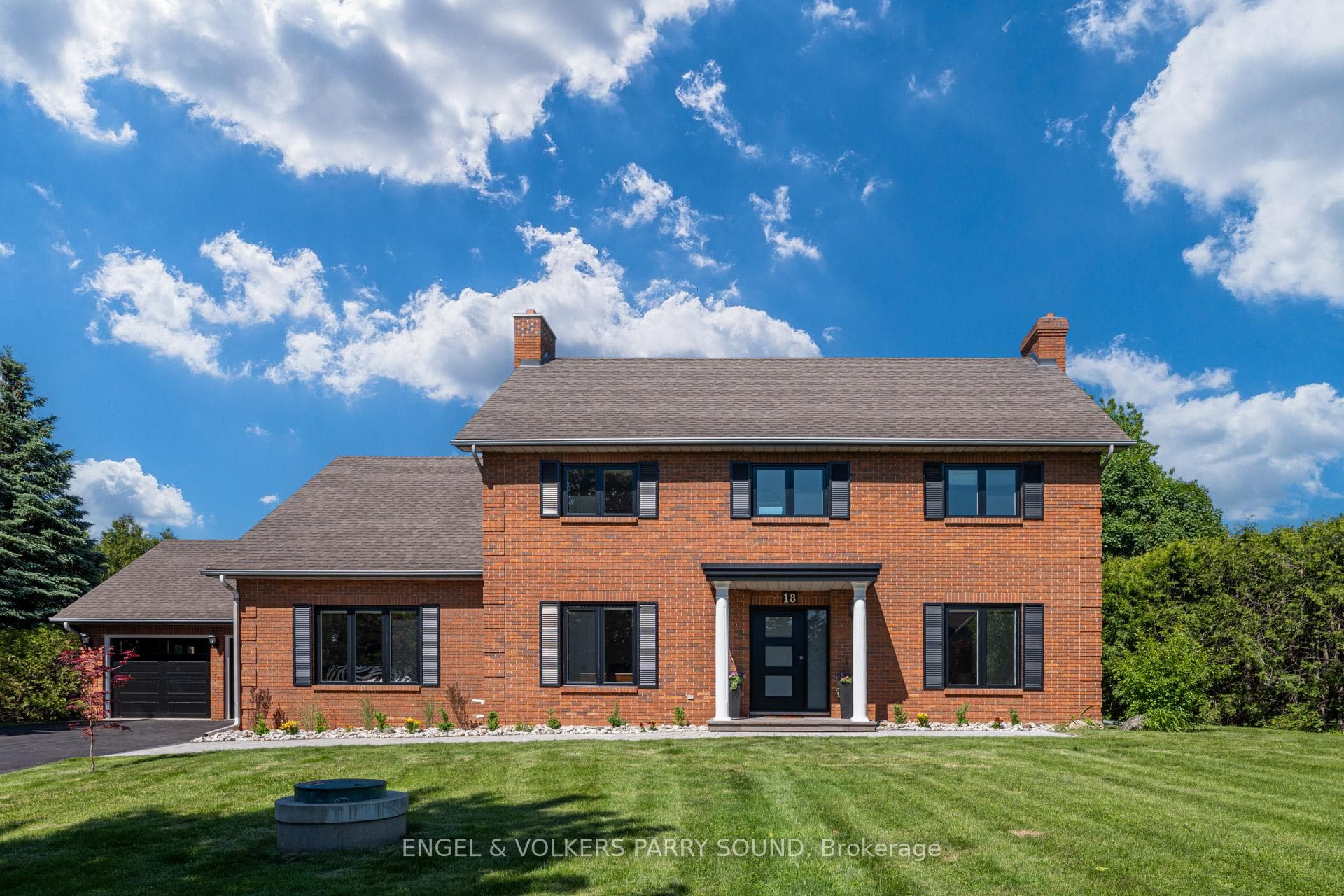 18 Chantelay Crescent photo 2