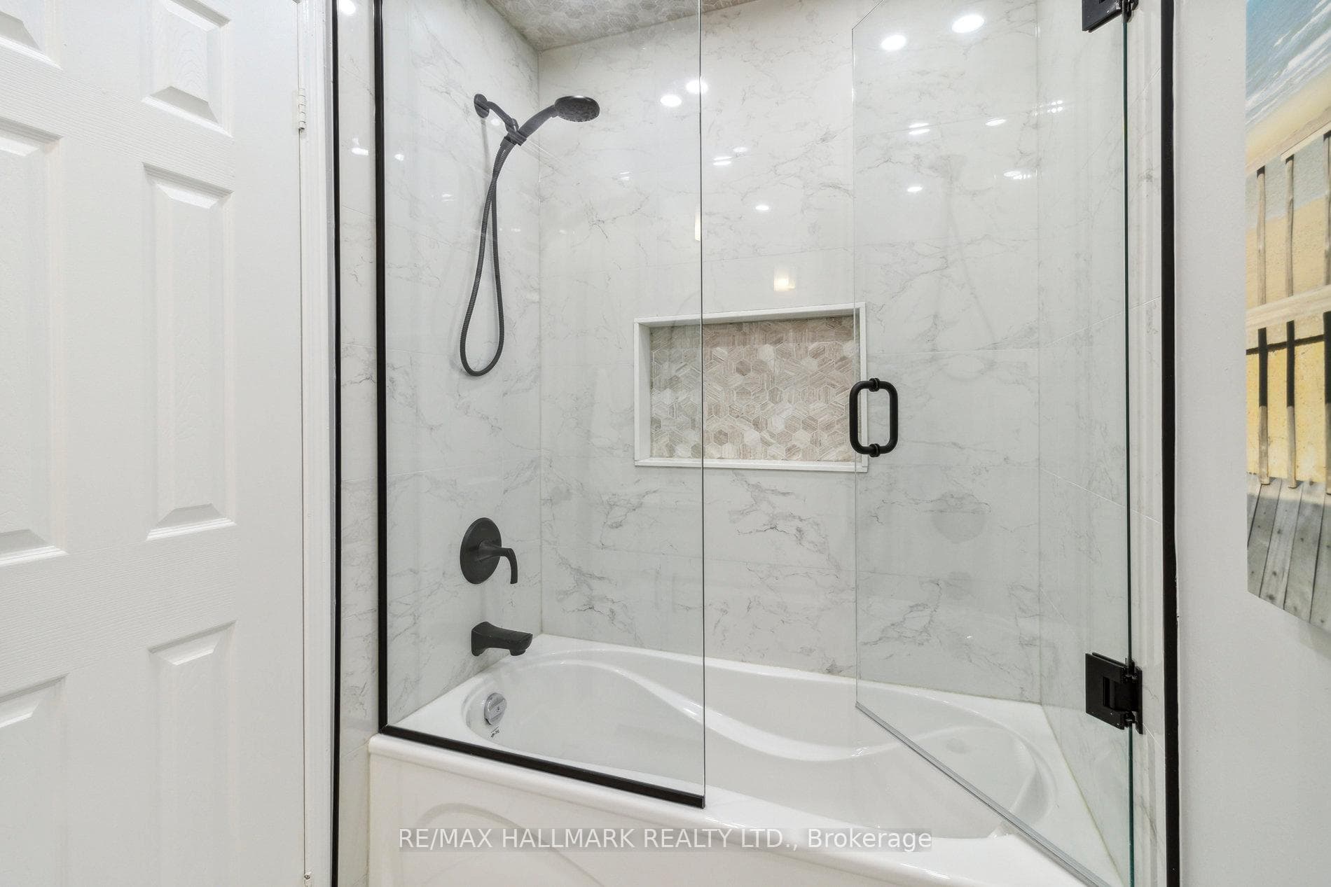 7079 Fairmeadow Crescent photo 28