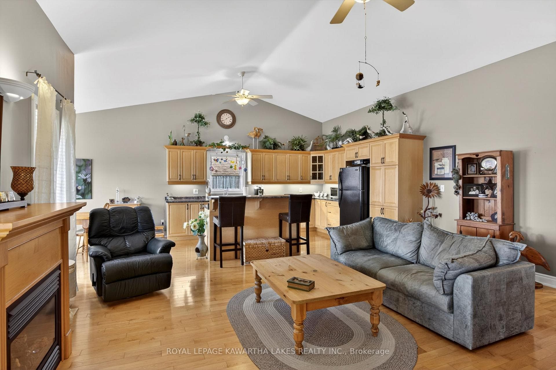 376 Wallace Drive photo 9