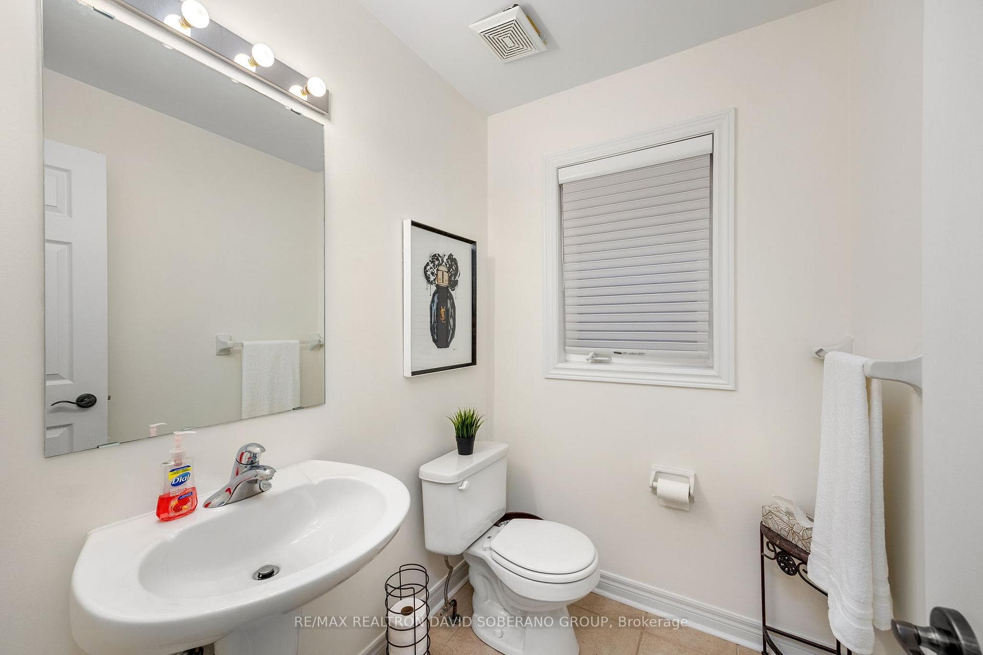 26 Chopin Boulevard photo 19