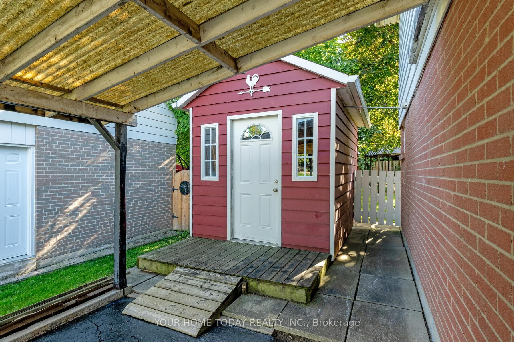 218 Delrex Boulevard photo 36