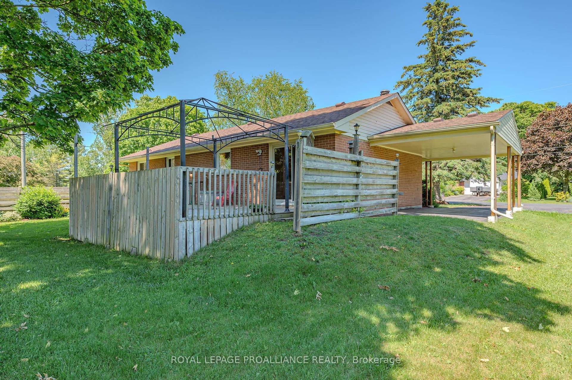 7 Maplewood Boulevard photo 9