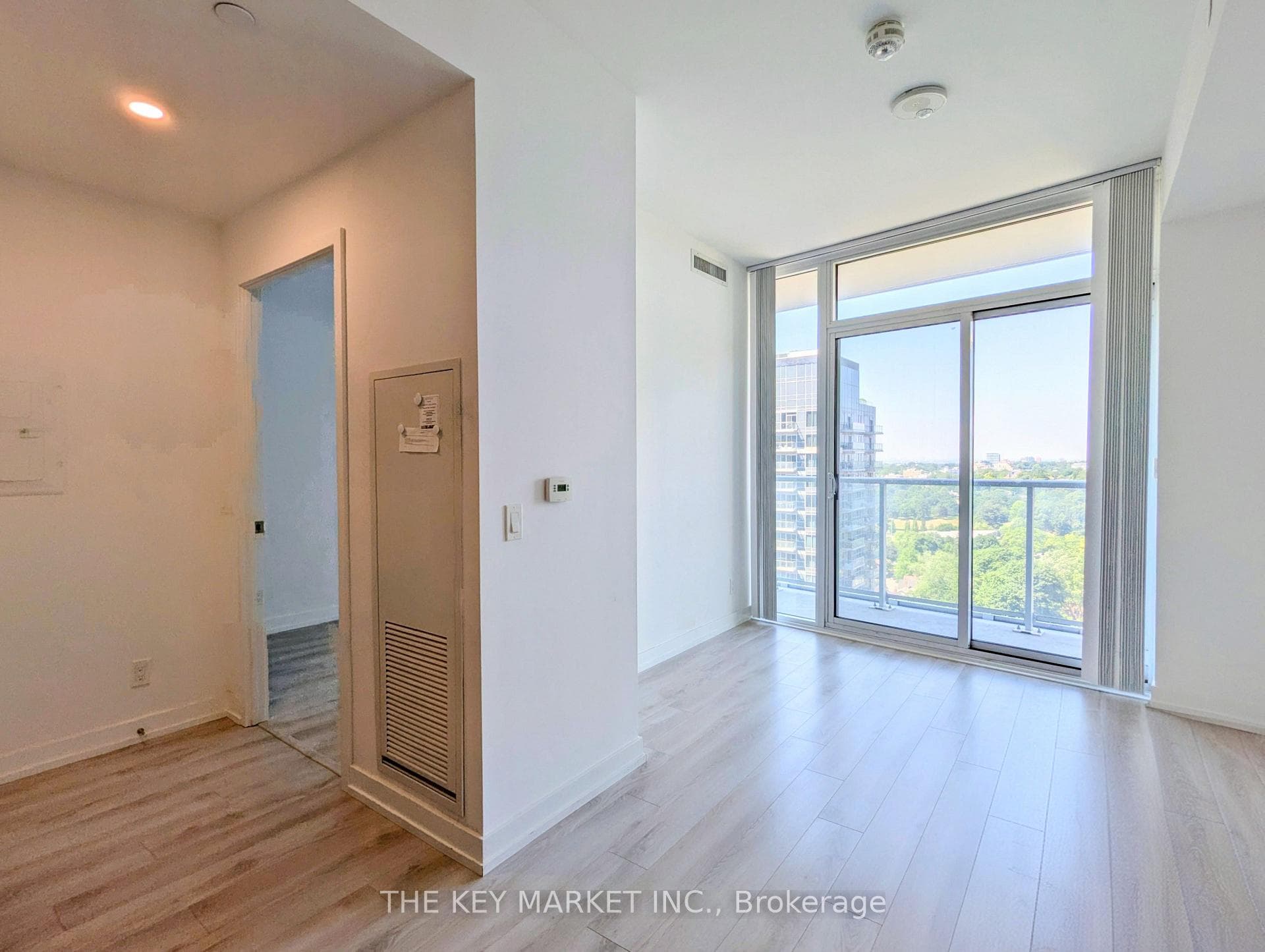 33 Helendale Avenue Unit 1511 photo 14
