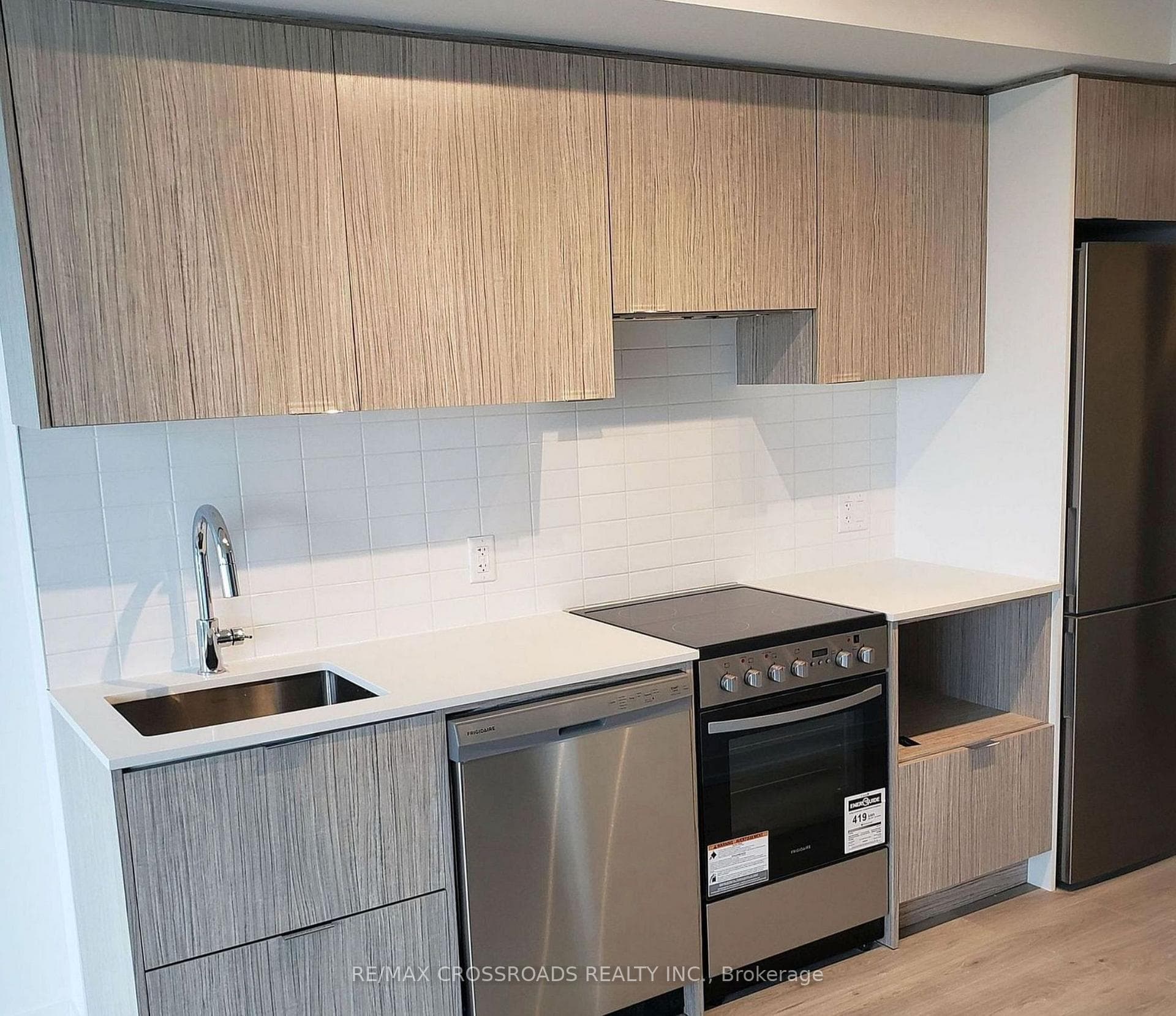 395 Bloor Street Unit 3706 photo 4