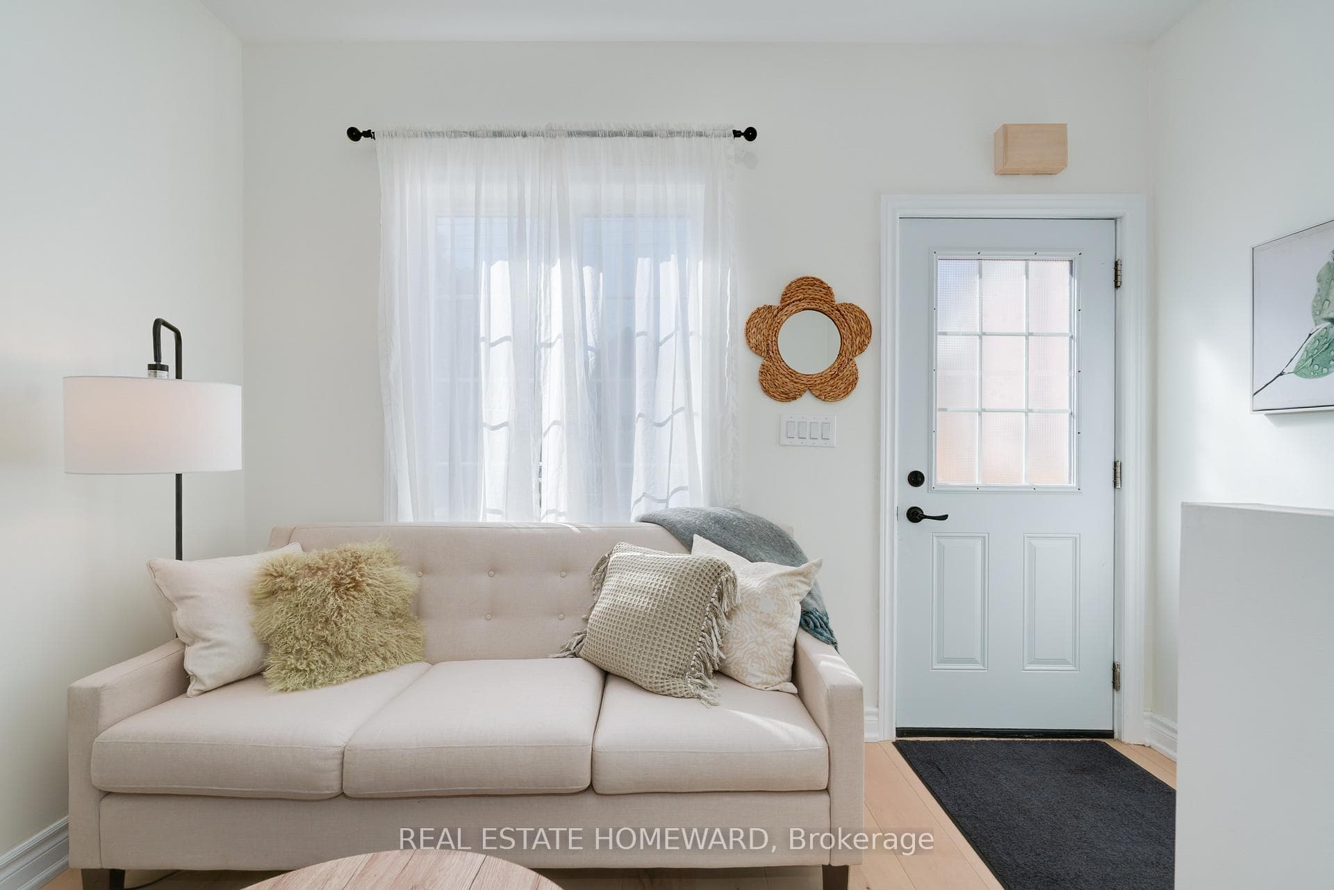 173 Coxwell Avenue photo 2