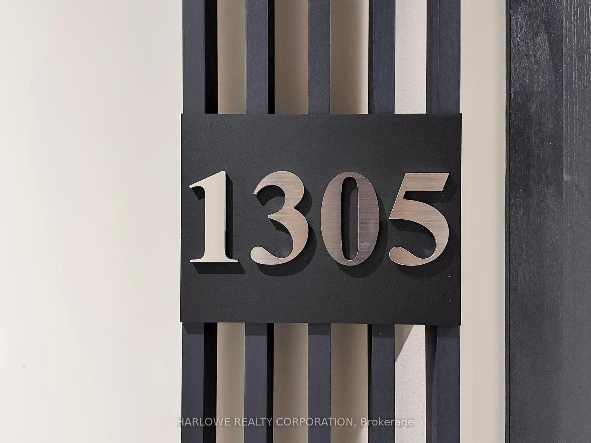 81 Wellesley Street Unit 1305 photo 6