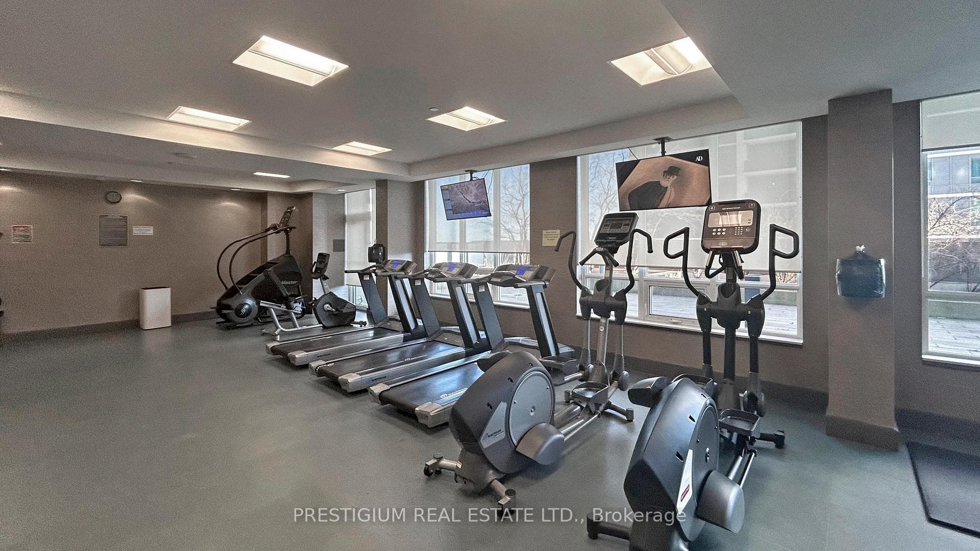 7161 Yonge Street Unit 827 photo 23