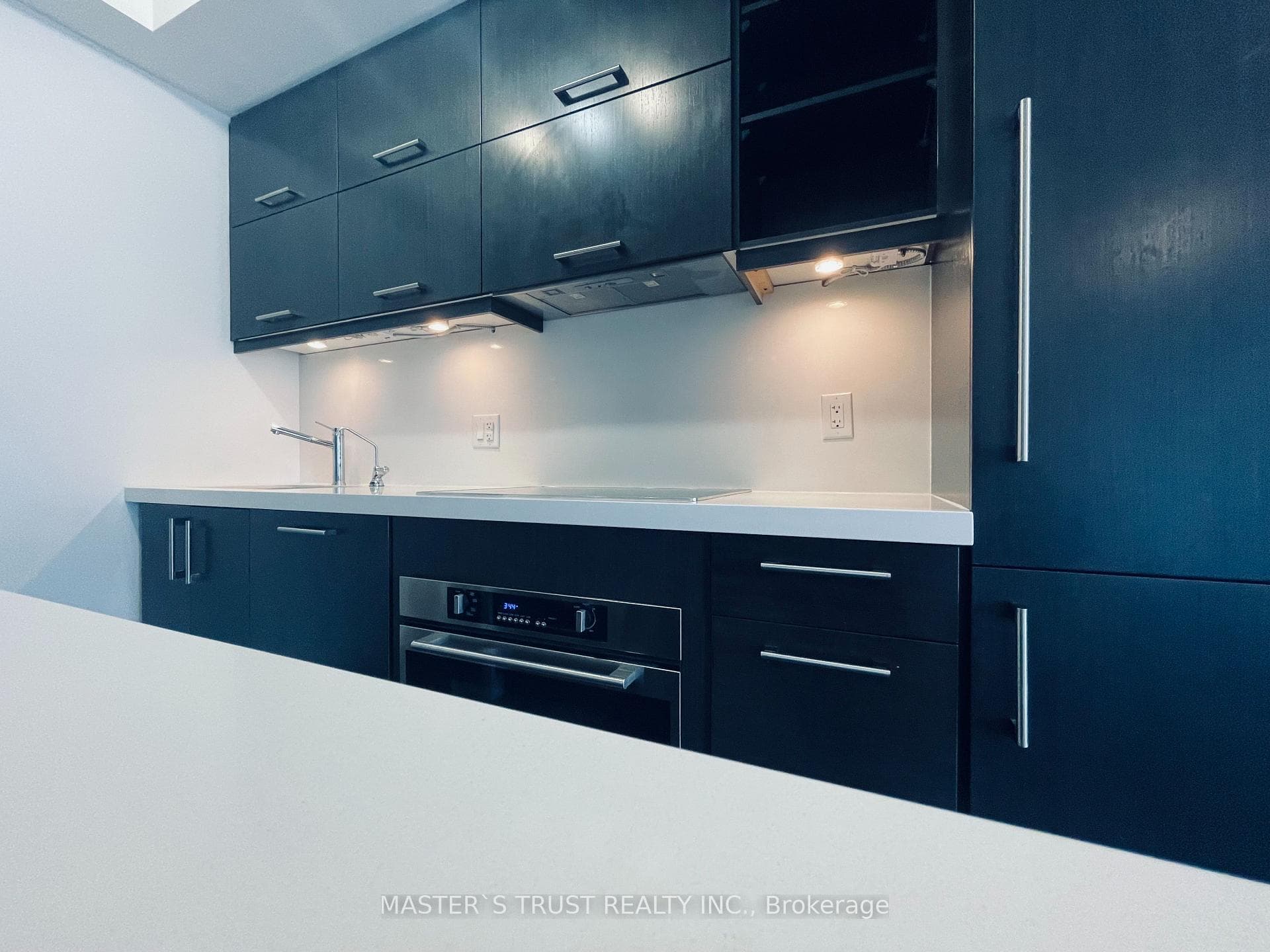 1080 Bay Street Unit 1109 photo 16