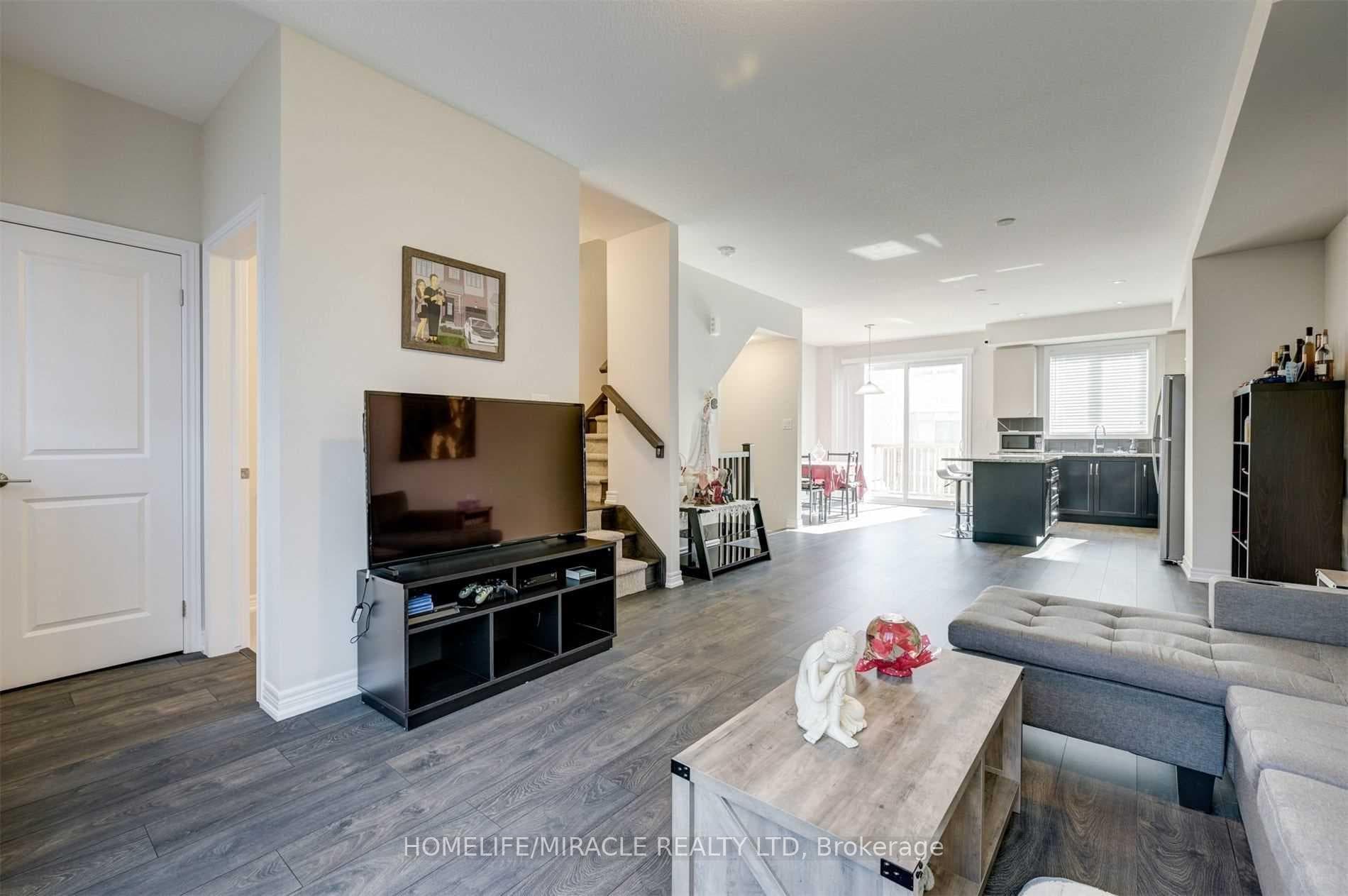 16 Hibiscus Lane photo 18
