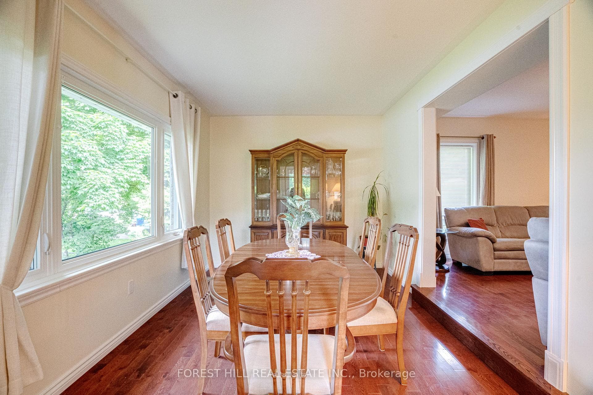 57 Roxborough Road photo 5