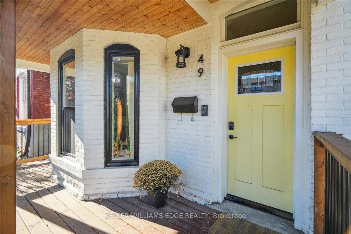 49 Oak Avenue photo 3