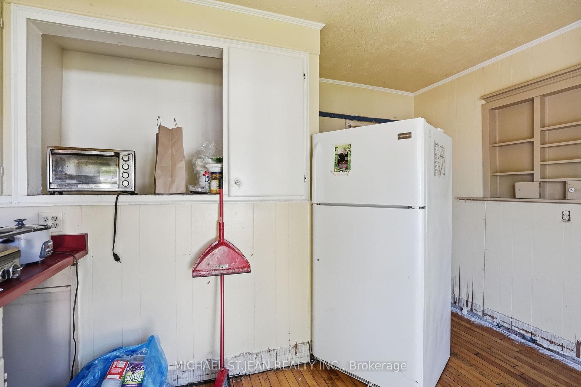 139 Adeline Avenue photo 6