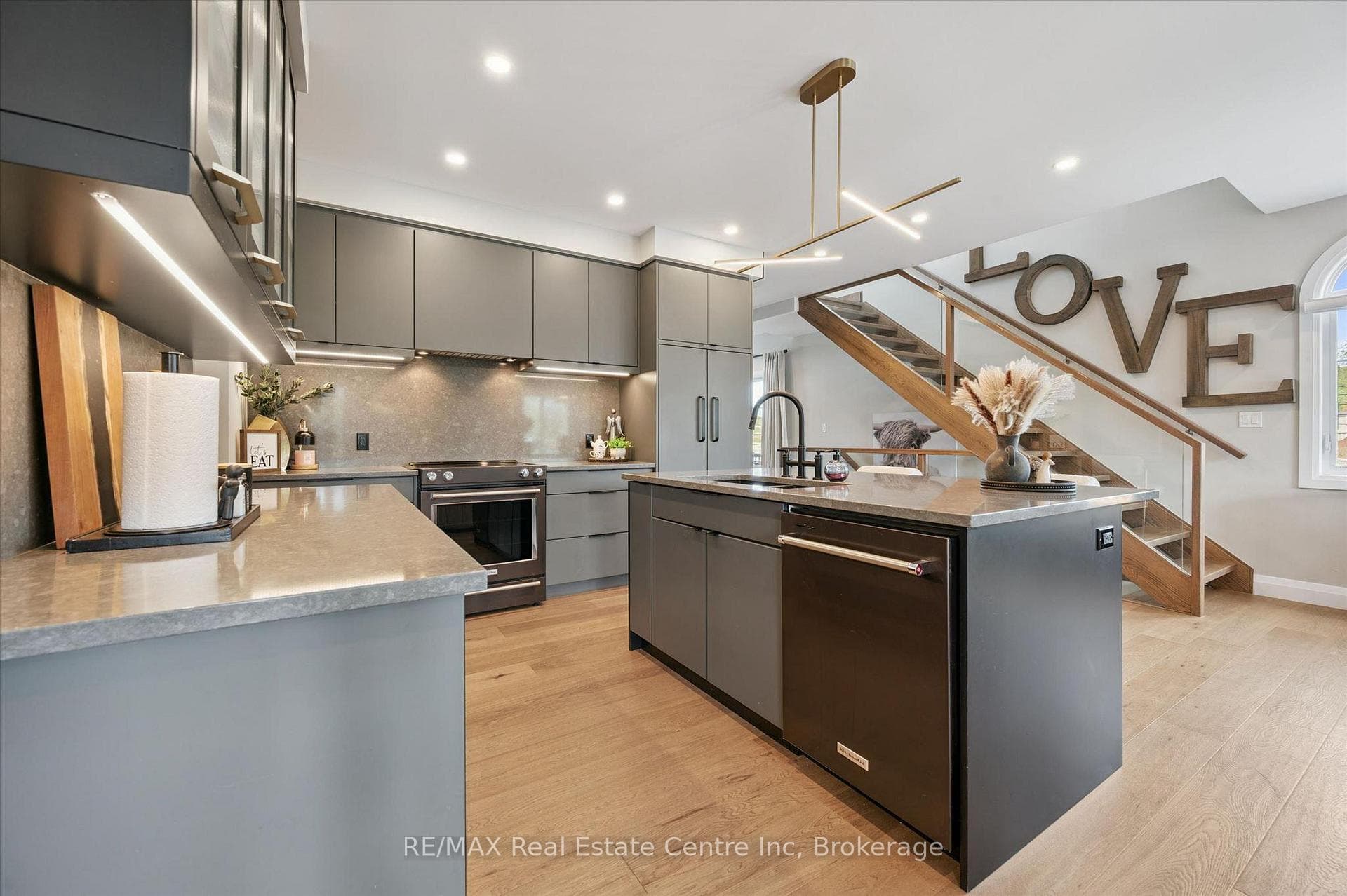 3 Queensbrook Crescent photo 14