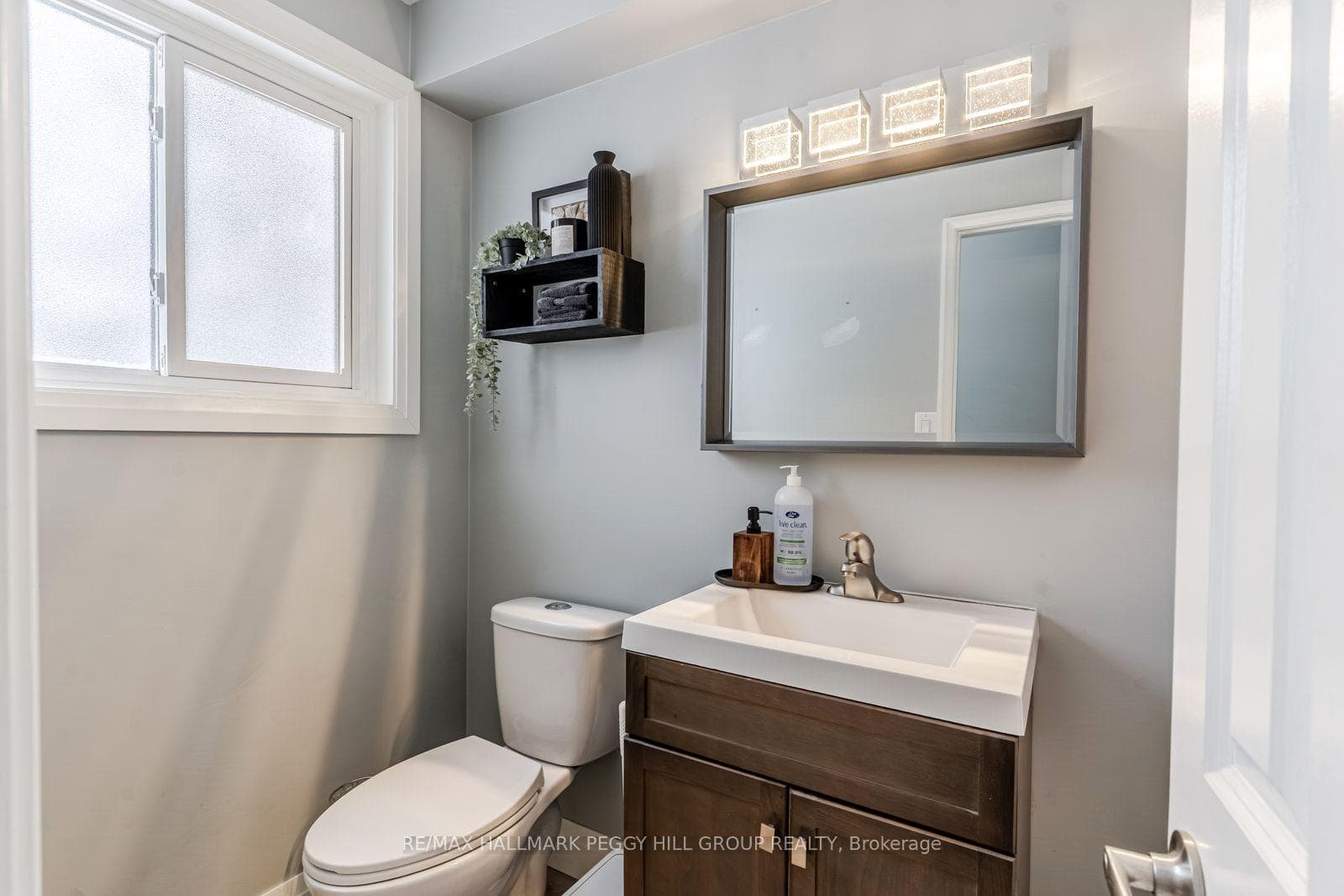 20 Ottaway Avenue Unit Lower photo 10