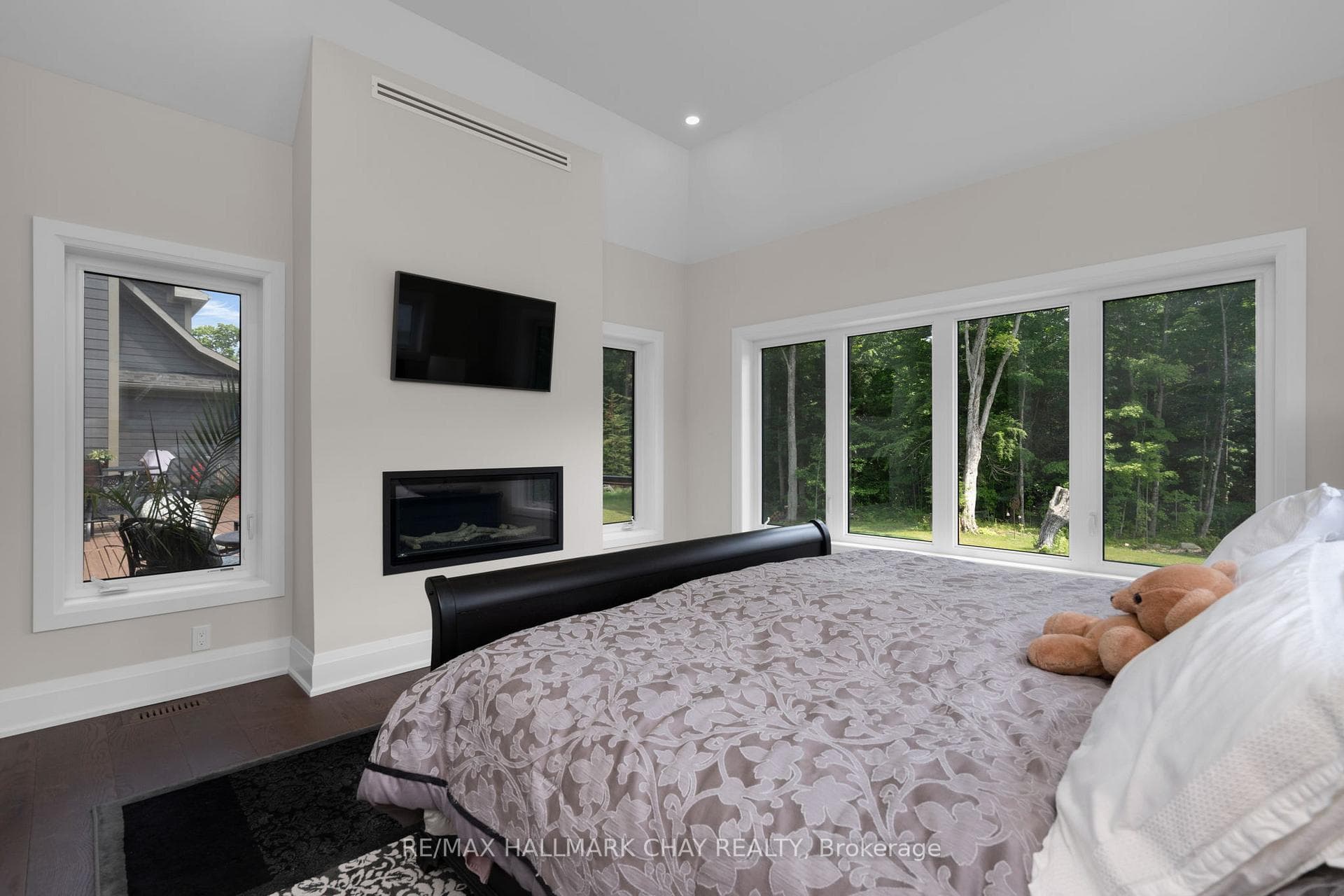 21 Oldenburg Court photo 16