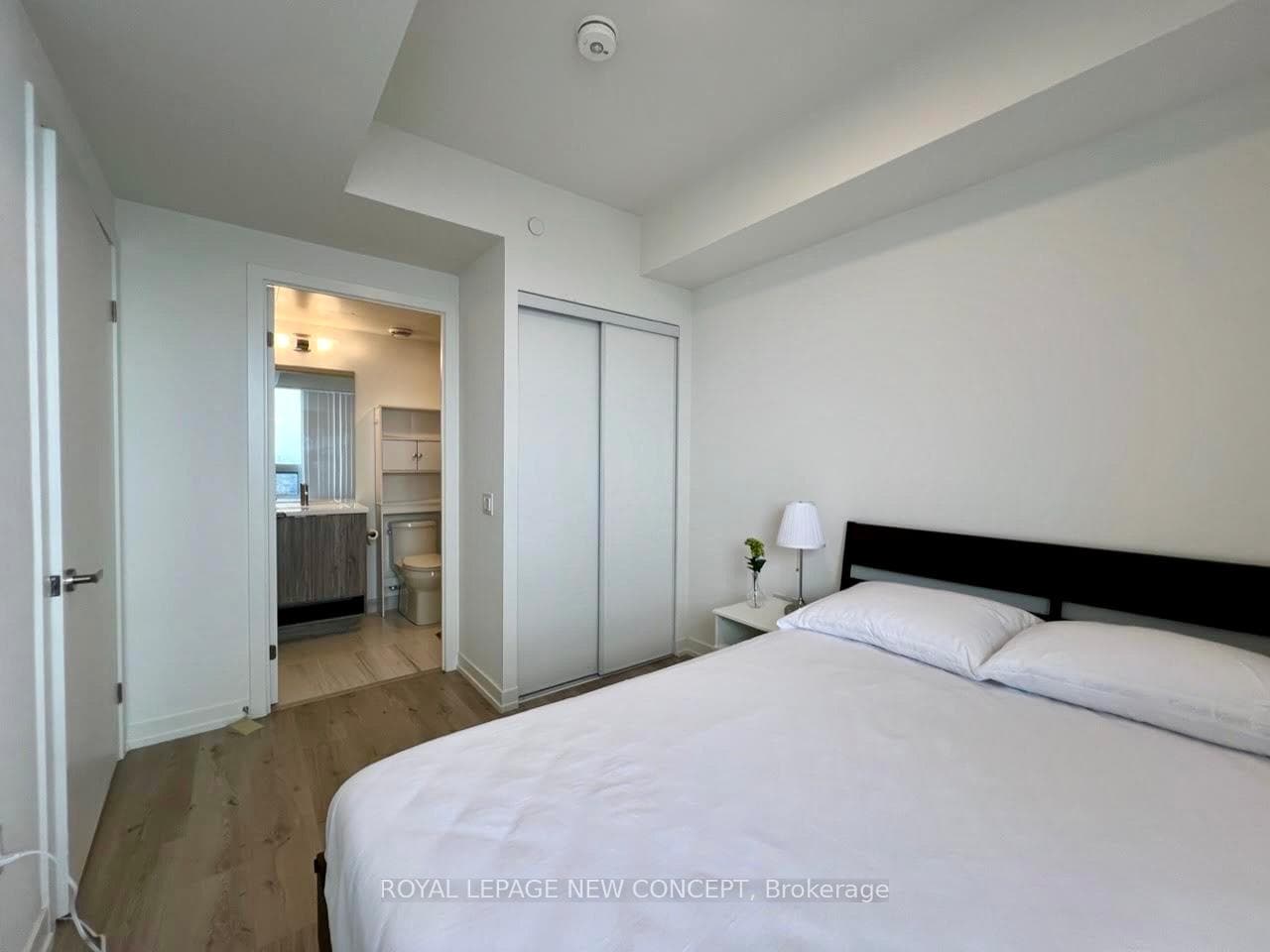 138 Downes Street Unit 7302 photo 19