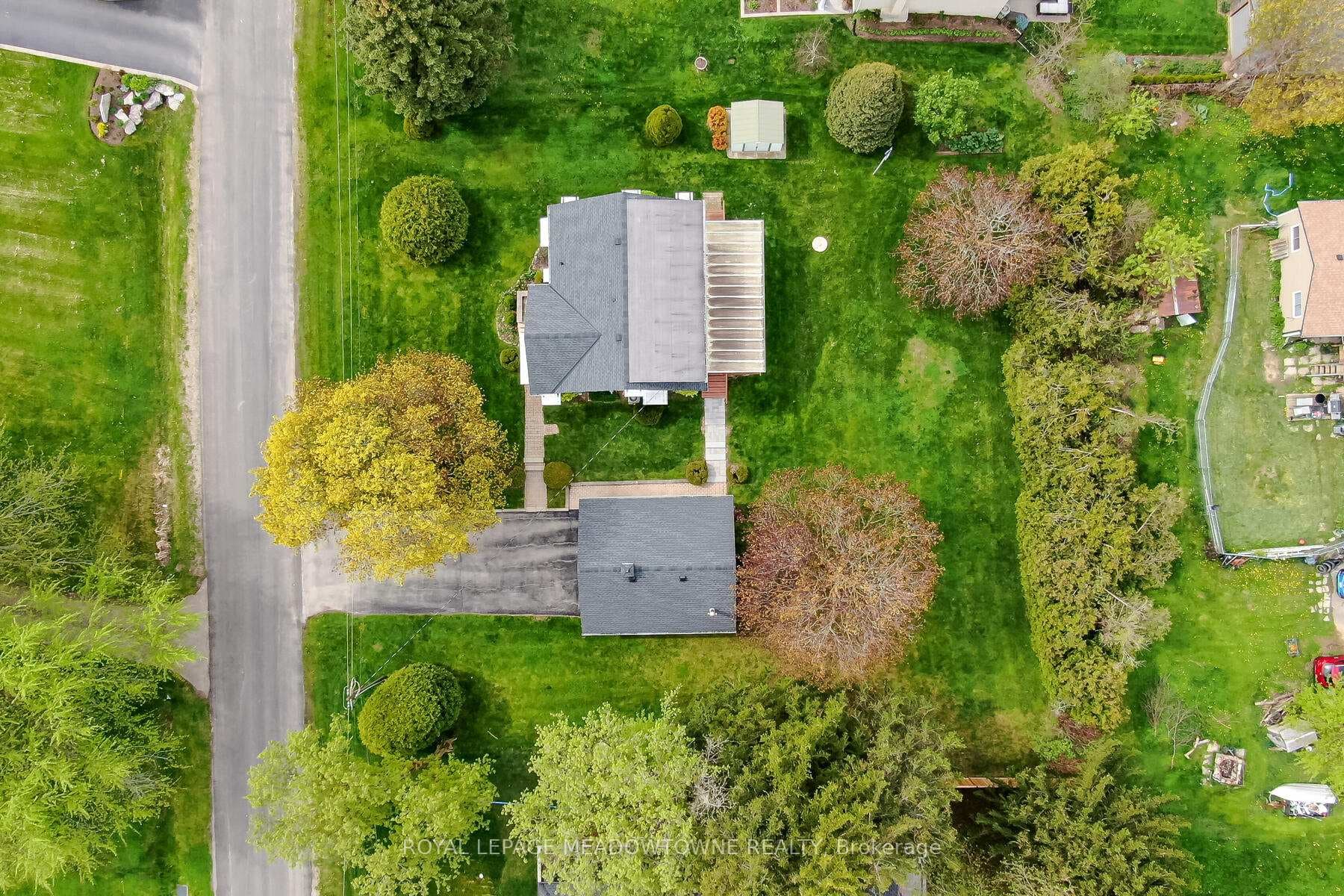 8 Black Creek Court photo 30