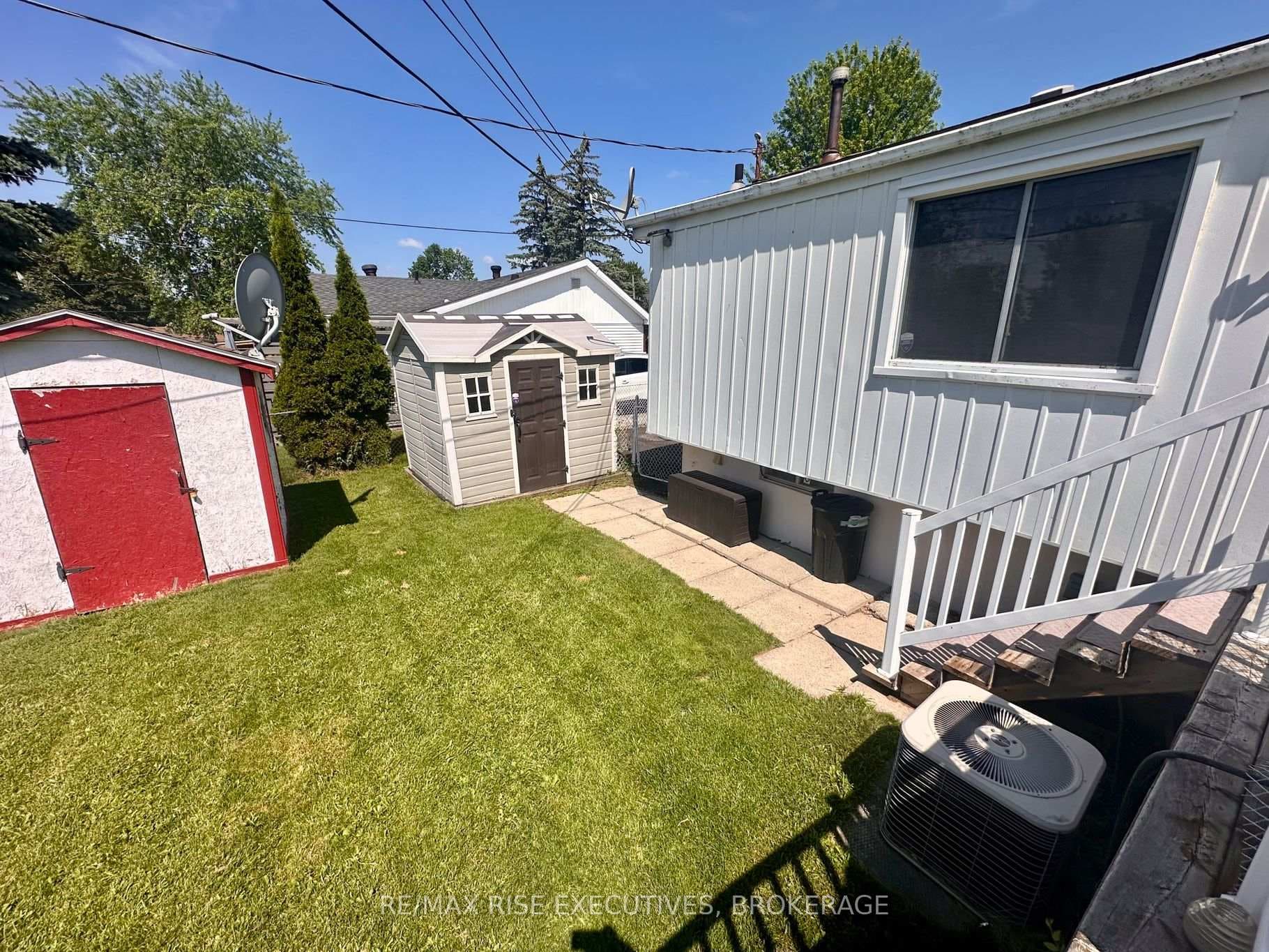 214 Amherst Drive photo 20