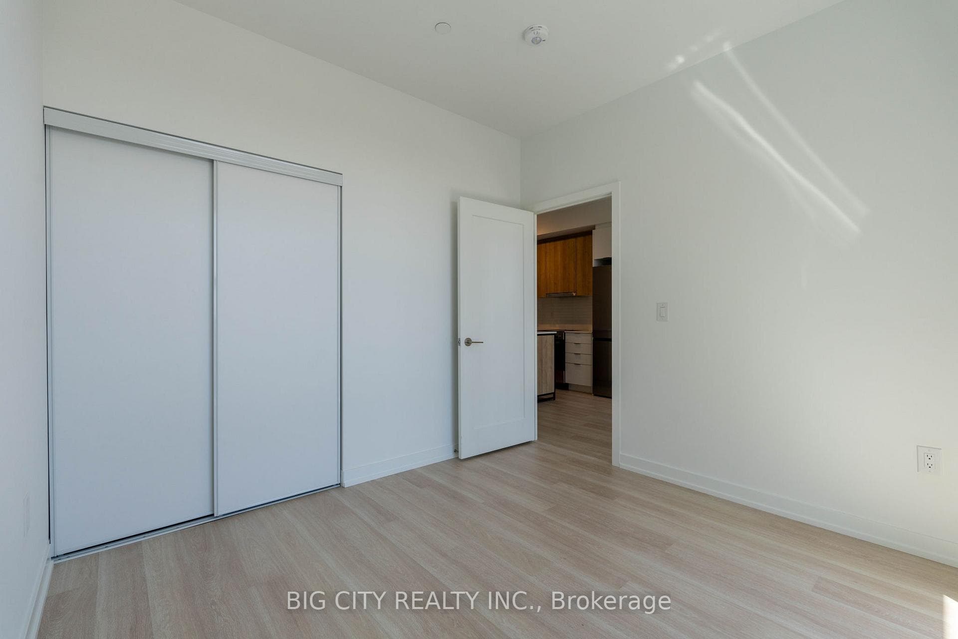 9763 Markham Road Unit 1812 photo 10