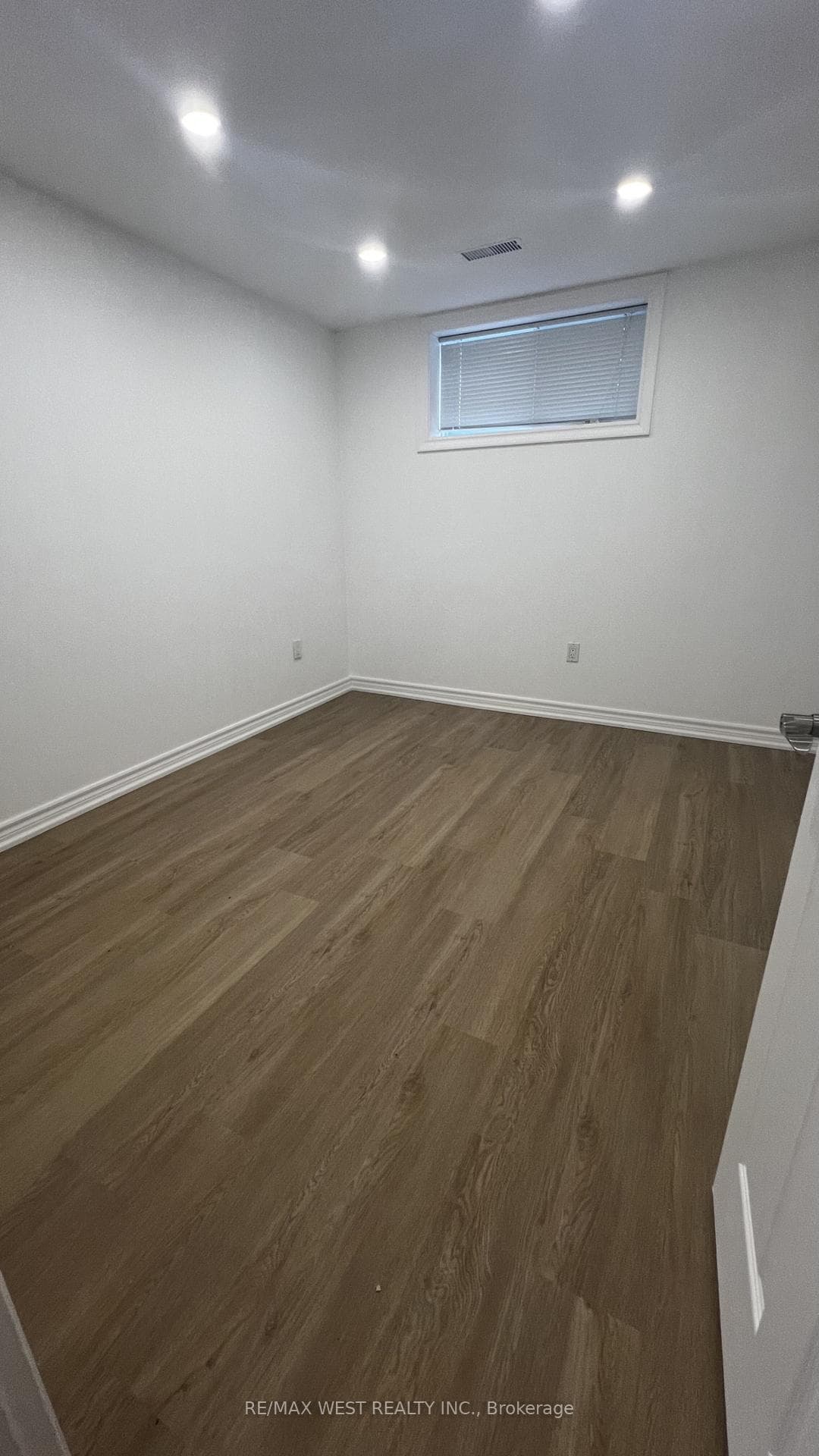 138 Armitage Drive photo 12