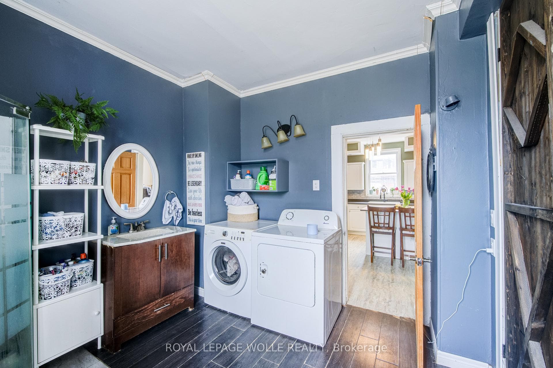 137 Wellington Street photo 17