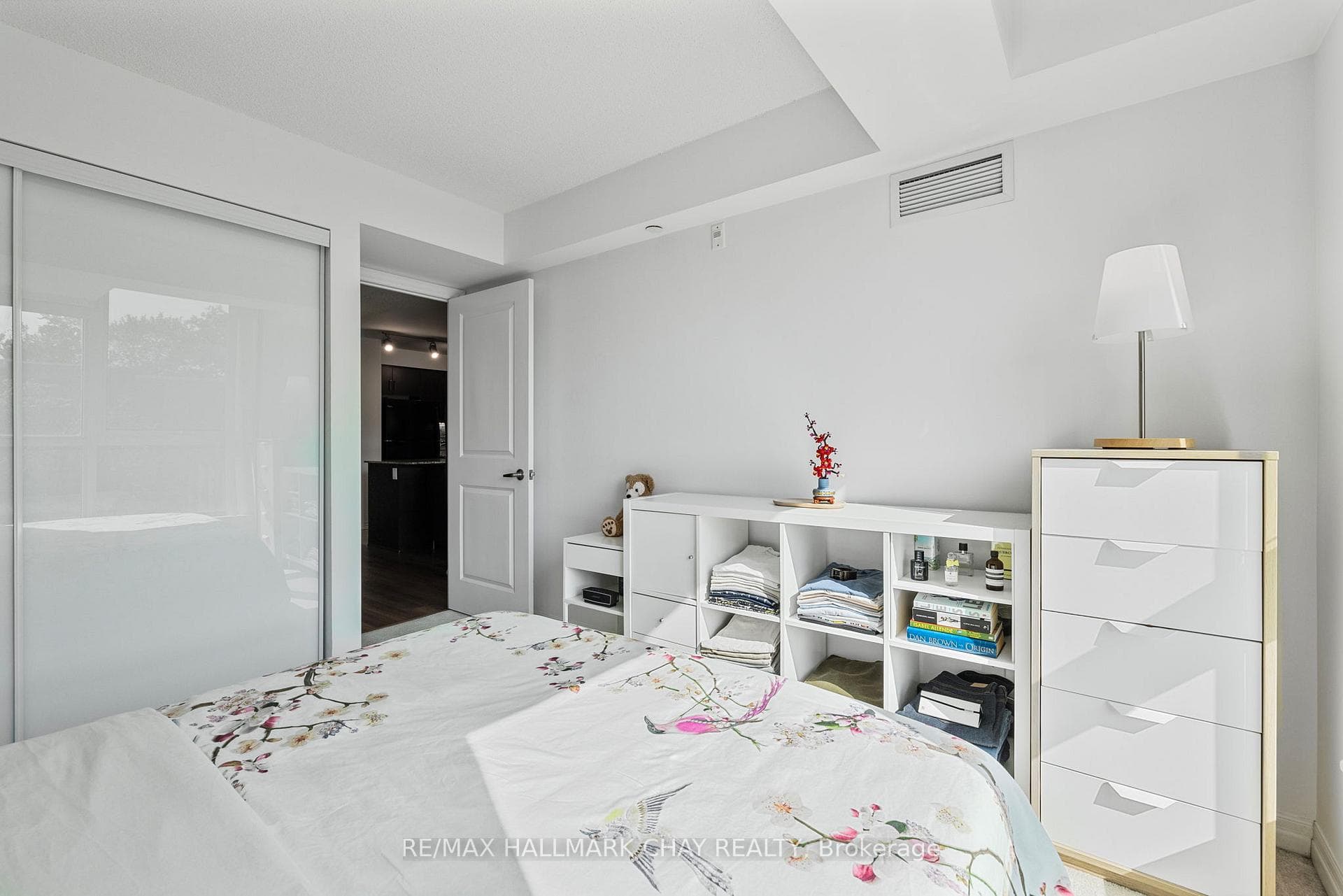 80 Esther Lorrie Drive Unit 411 photo 16