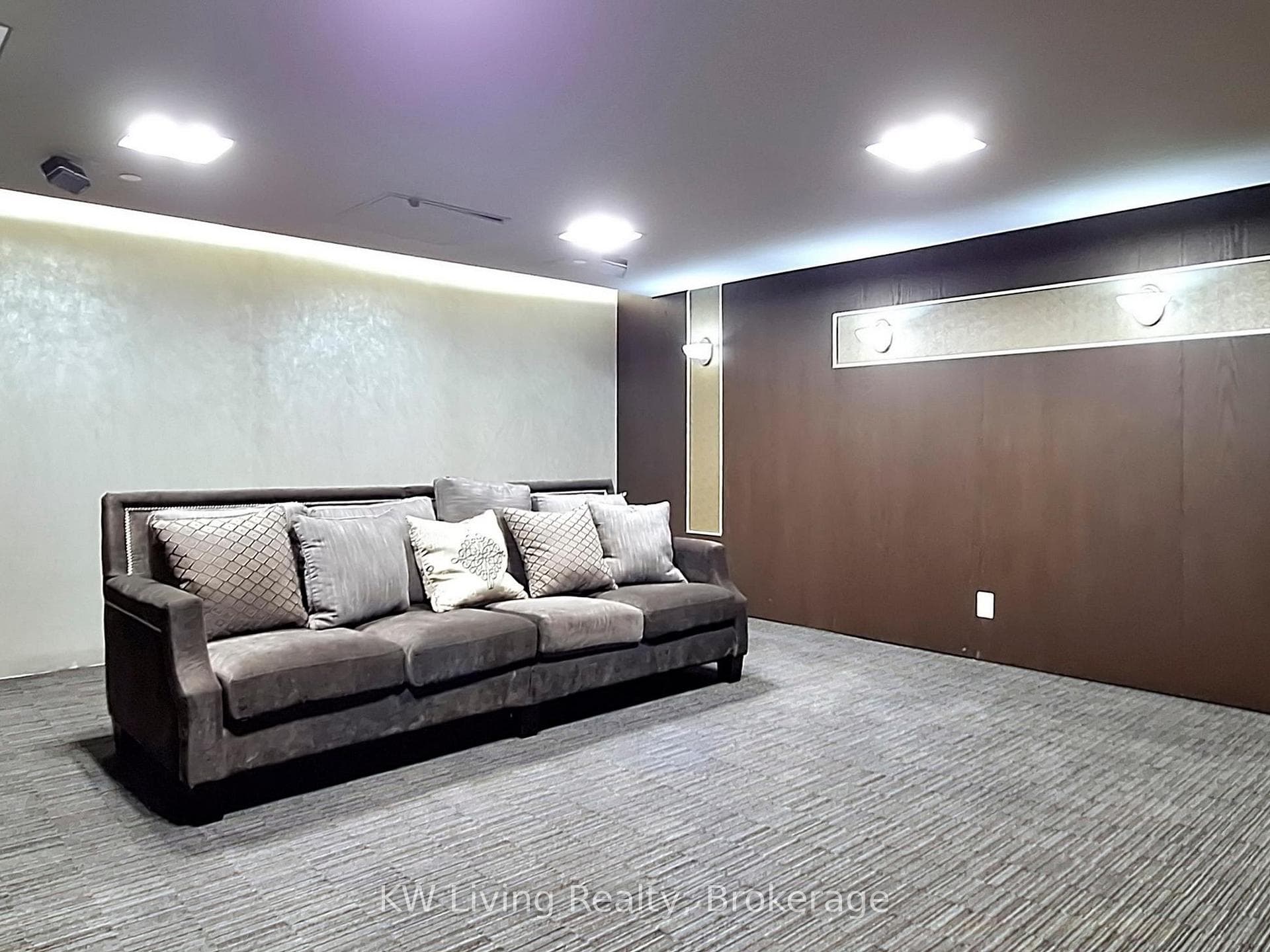 9088 Yonge Street Unit 509A photo 43