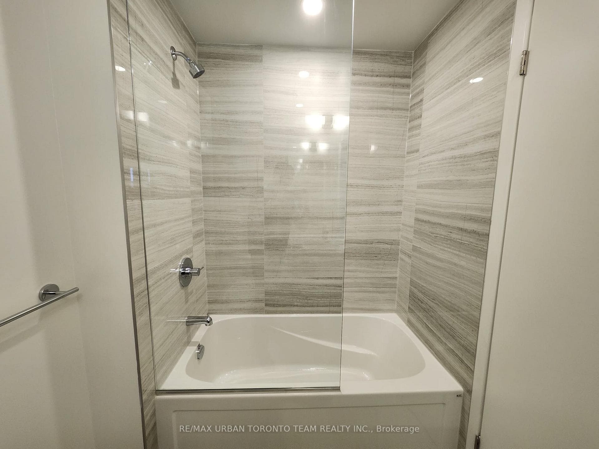 225 Commerce St Street Unit 2011 photo 8