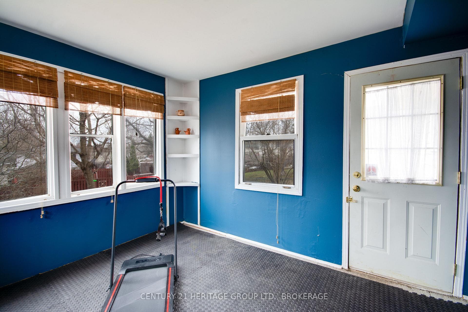 805 Kimberley Street photo 17