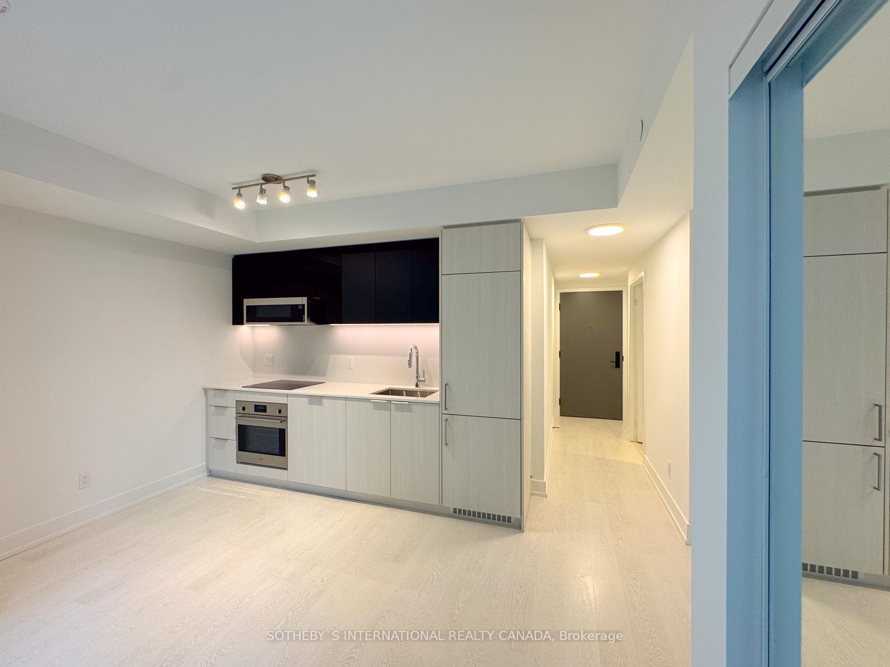 308 Jarvis Street Unit 410 photo 6