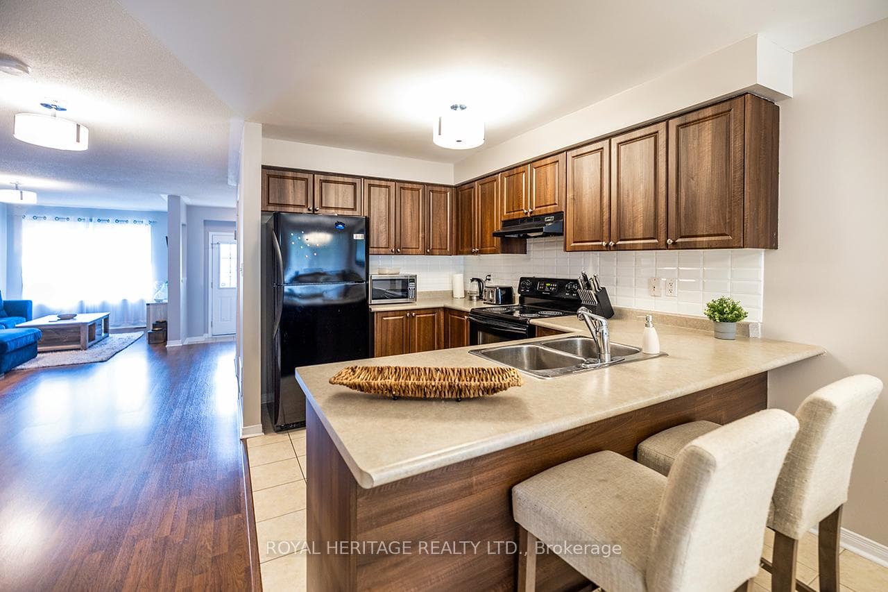 245 Sprucewood Crescent photo 12