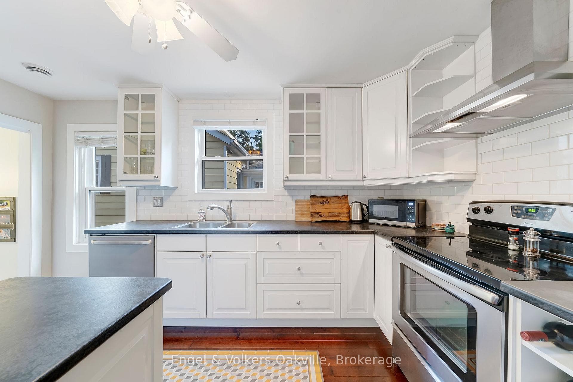 1354 Ontario Street photo 9