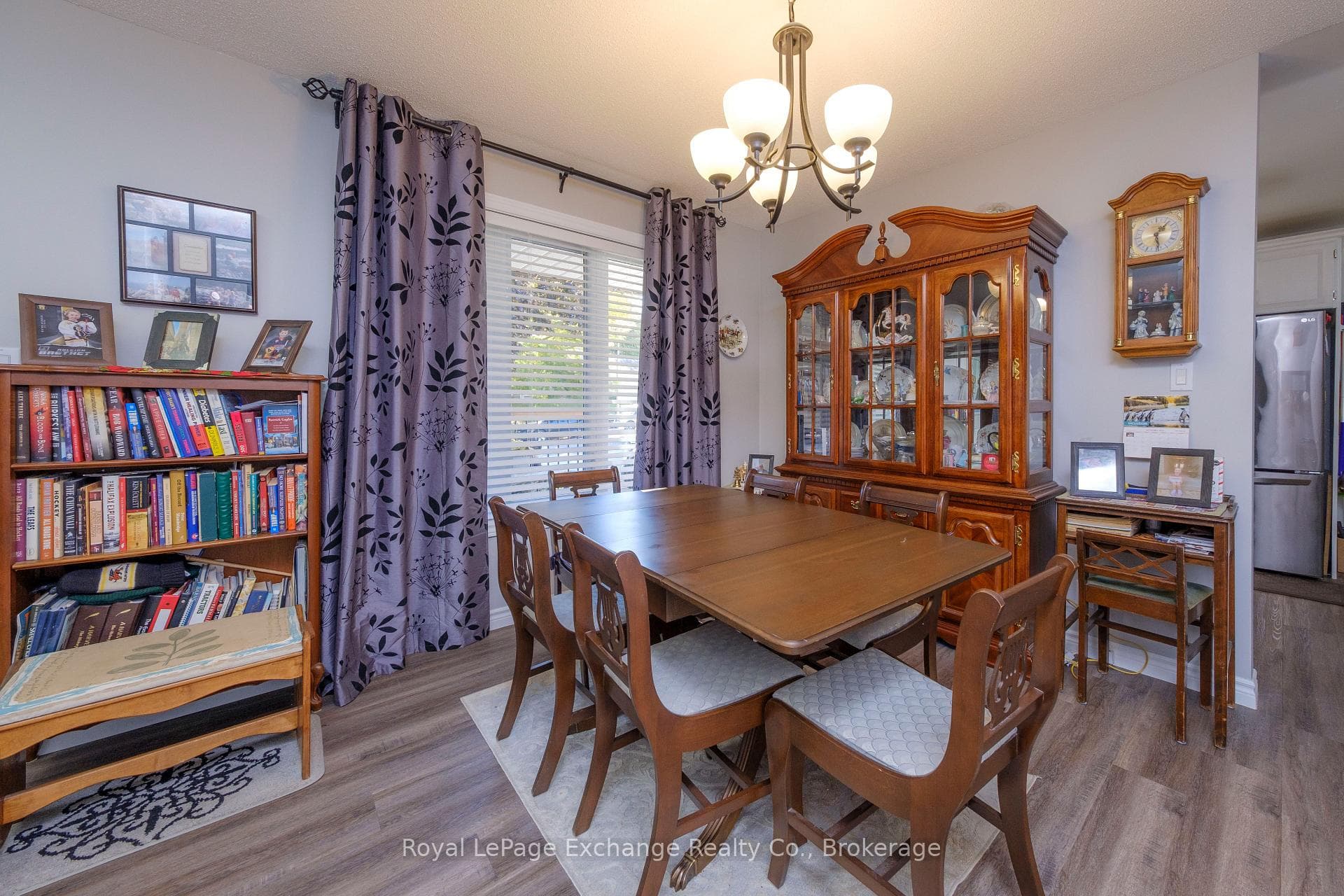 8 Remington Drive photo 5