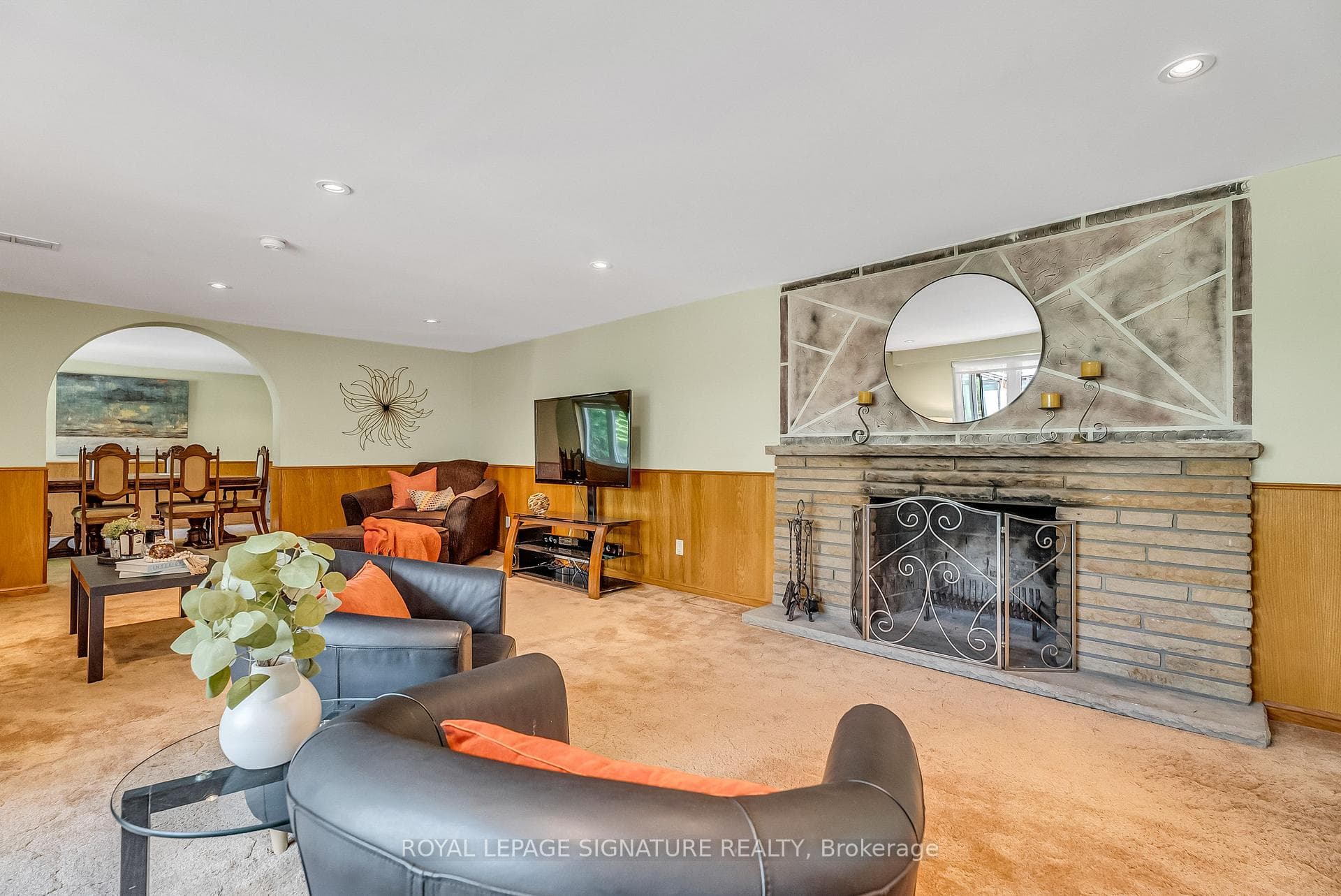 33 Pitcairn Crescent photo 28