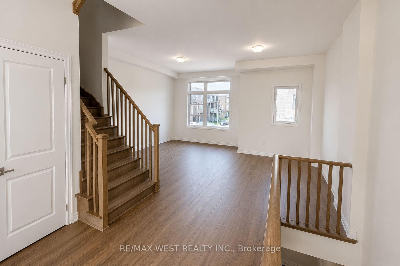 15 Inverary Crescent photo 11