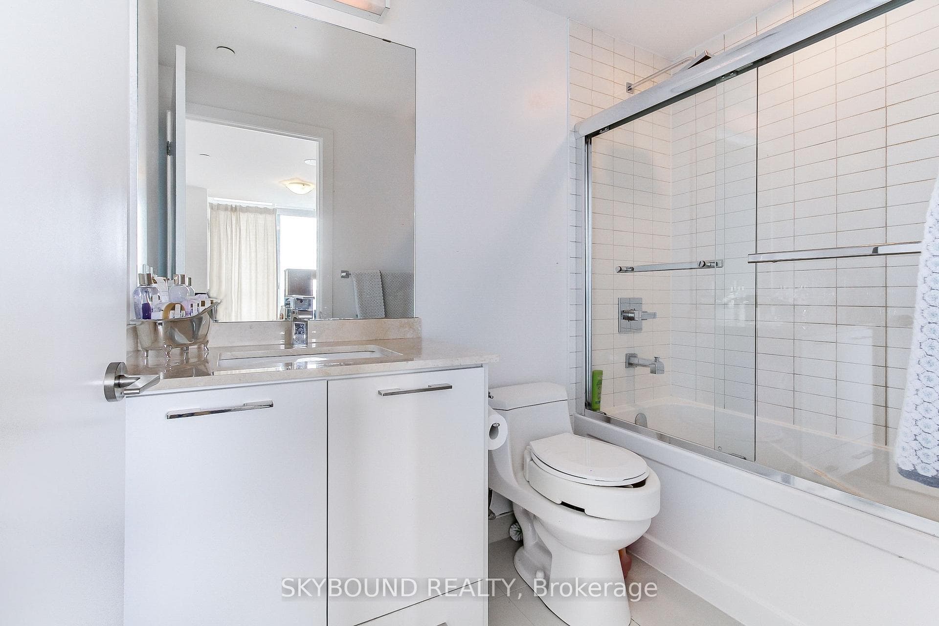 9471 Yonge Street Unit 1007 photo 17