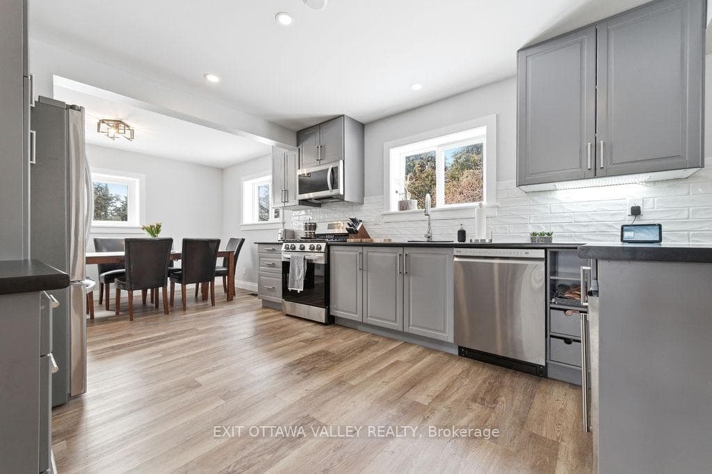 18 Dandelion Drive photo 15