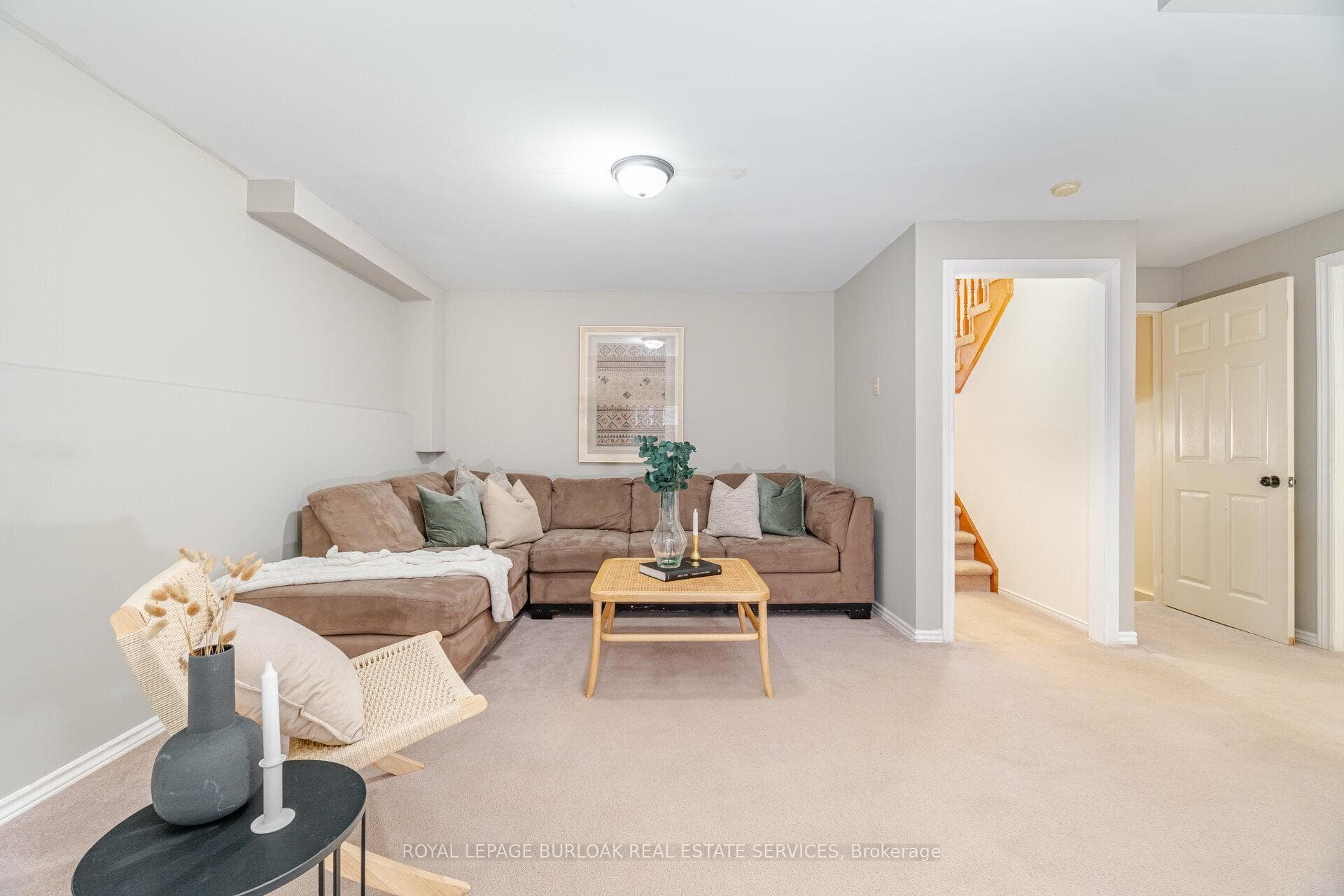 63 Hillgarden Drive photo 22