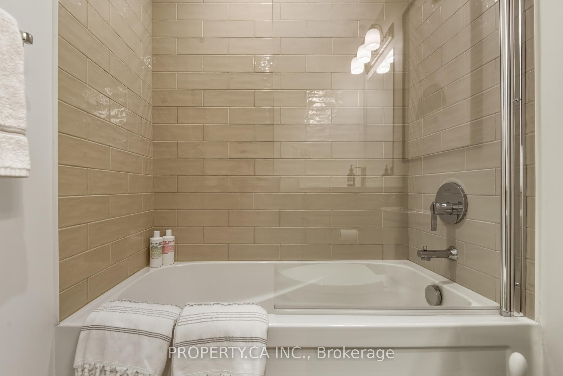100 Coxwell Avenue Unit Th3 photo 29