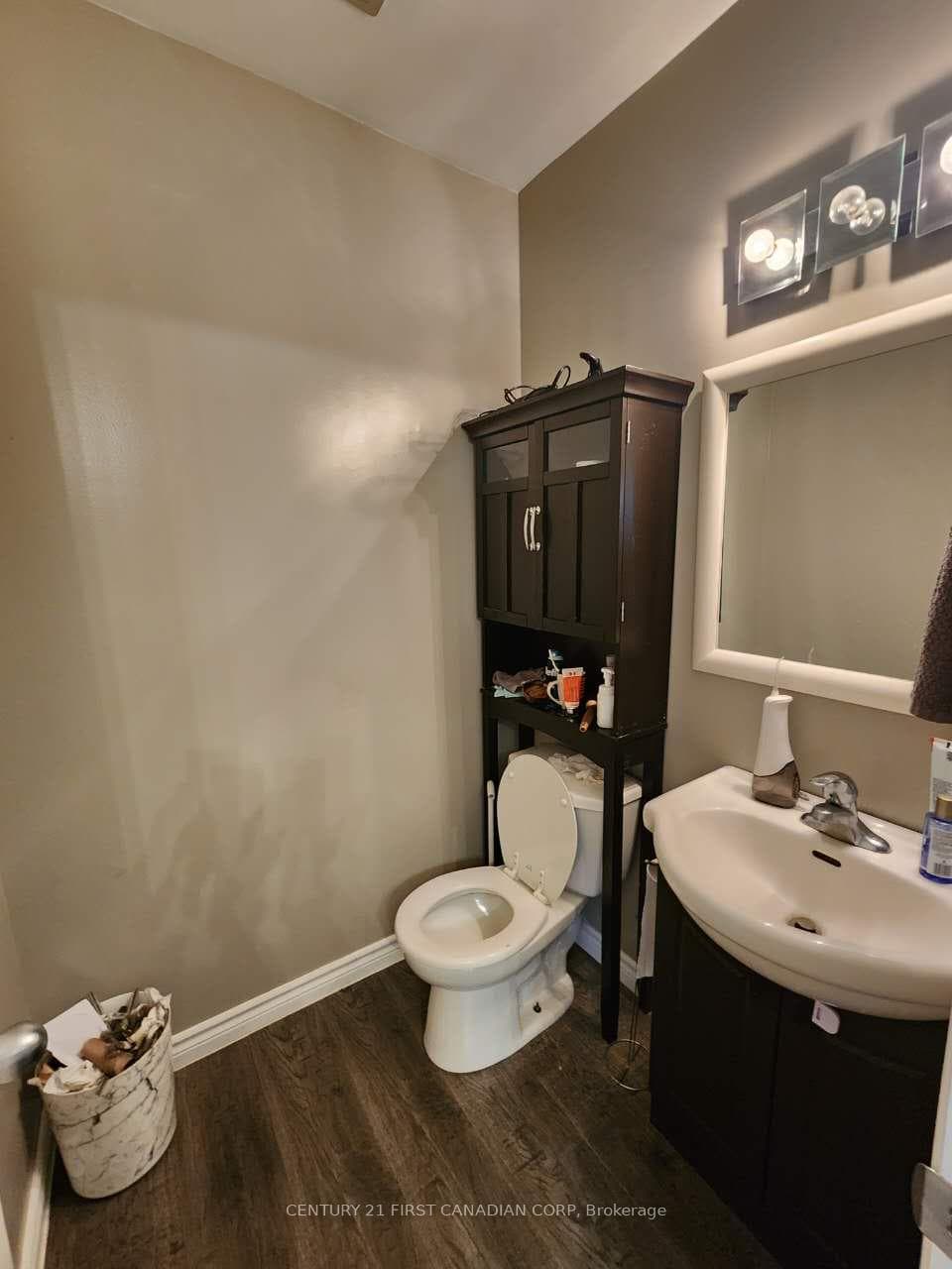 40 Fairfax Court Unit 17 photo 10