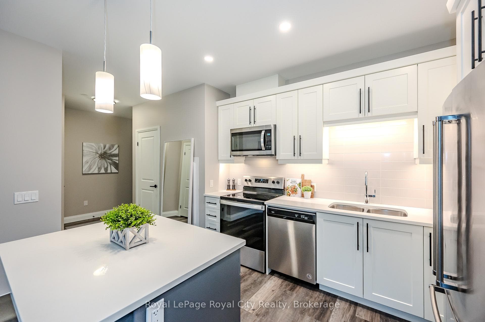 332 Gosling Gardens Unit 312 photo 11