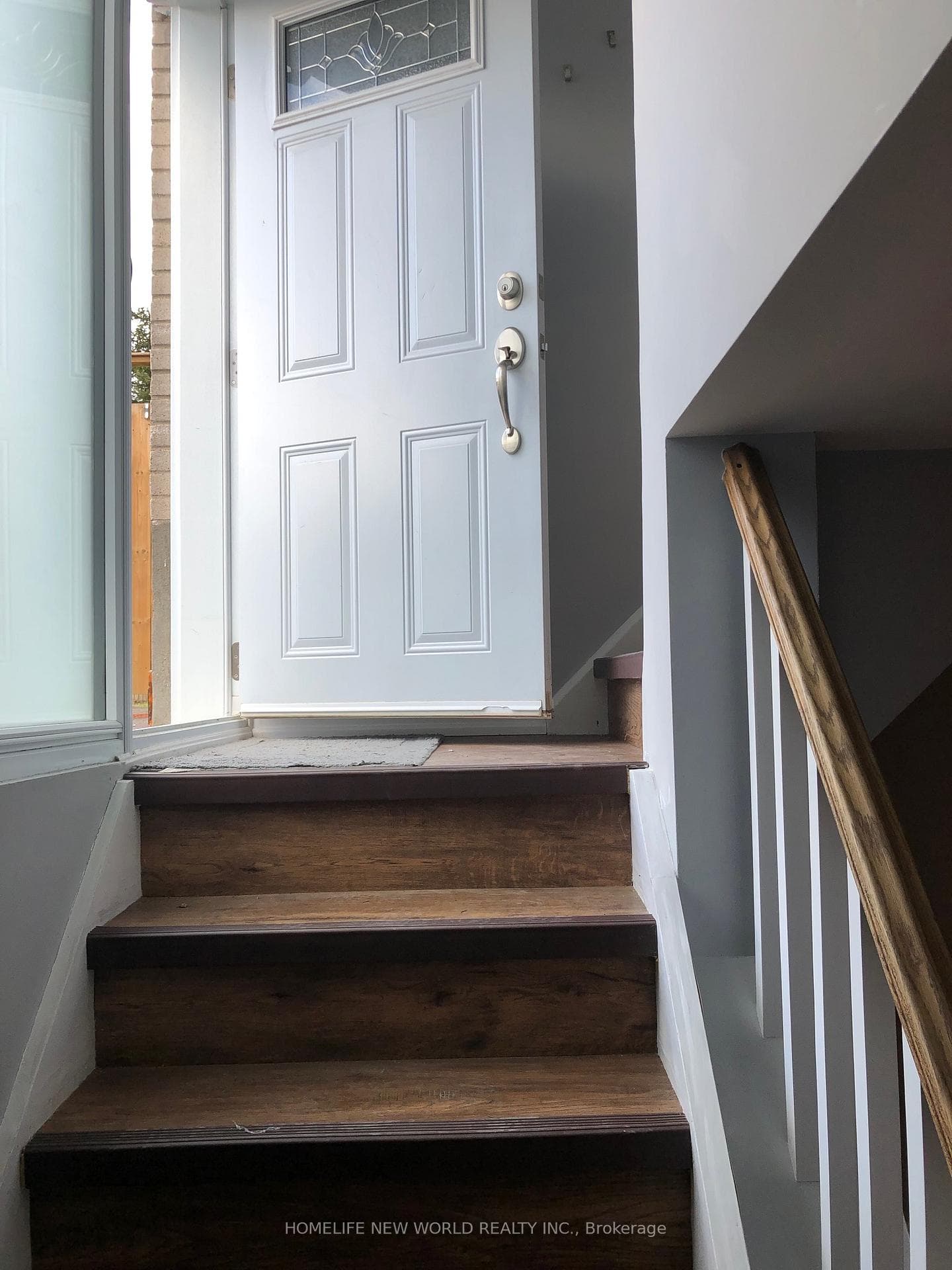 242 Alsace Road photo 1